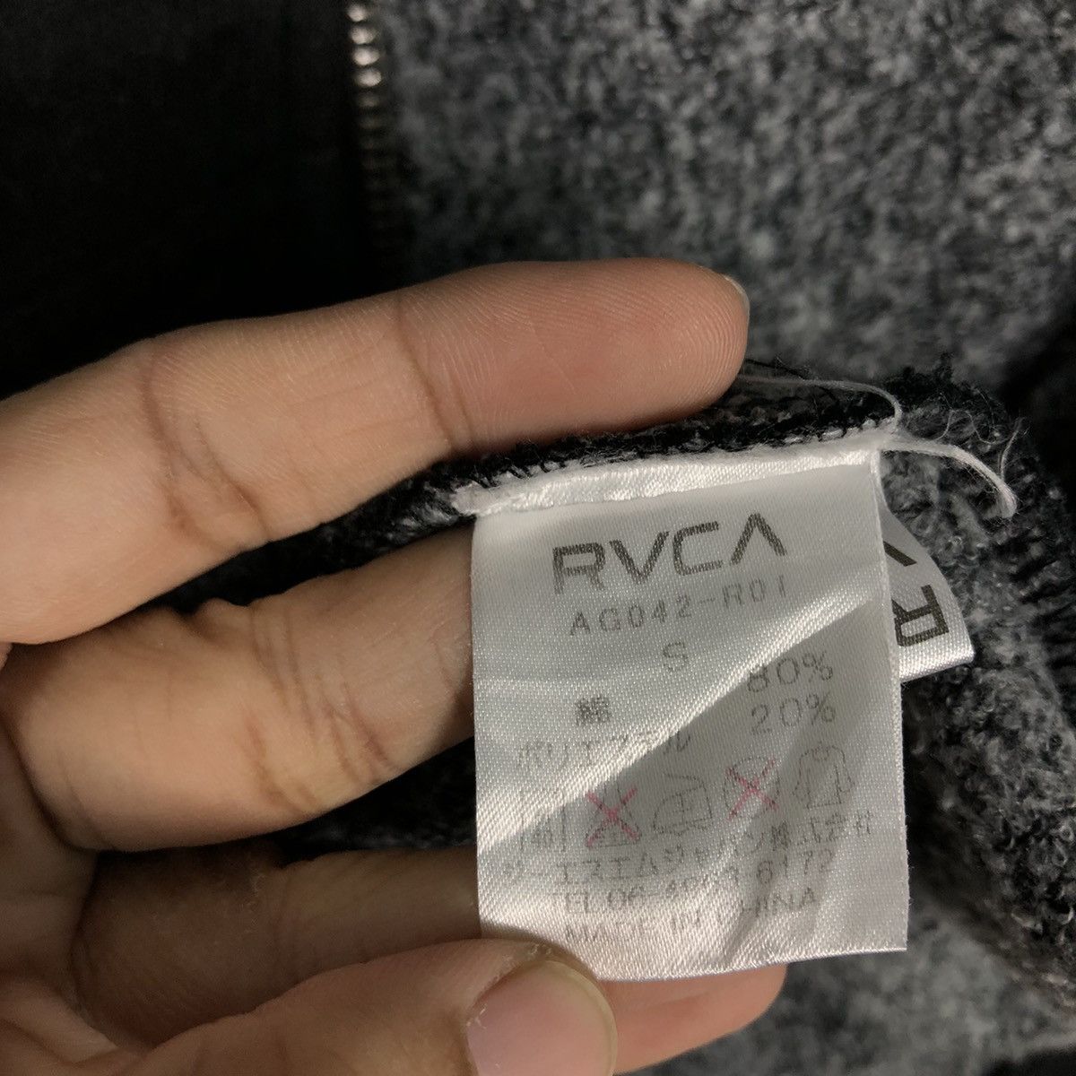 Japanese Brand 📌Vintage Hoodie Zipper Sweater Rvca Big Logo Spell Out Size US S / EU 44-46 / 1 - 22 Thumbnail