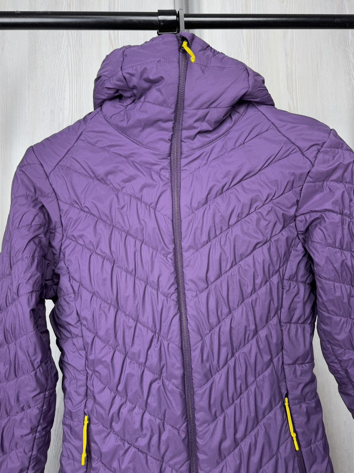 Icebreaker Icebreaker Women’s MerinoLOFT Hyperia Lite Hooded Jacket Size S / US 4 / IT 40 - 3 Thumbnail