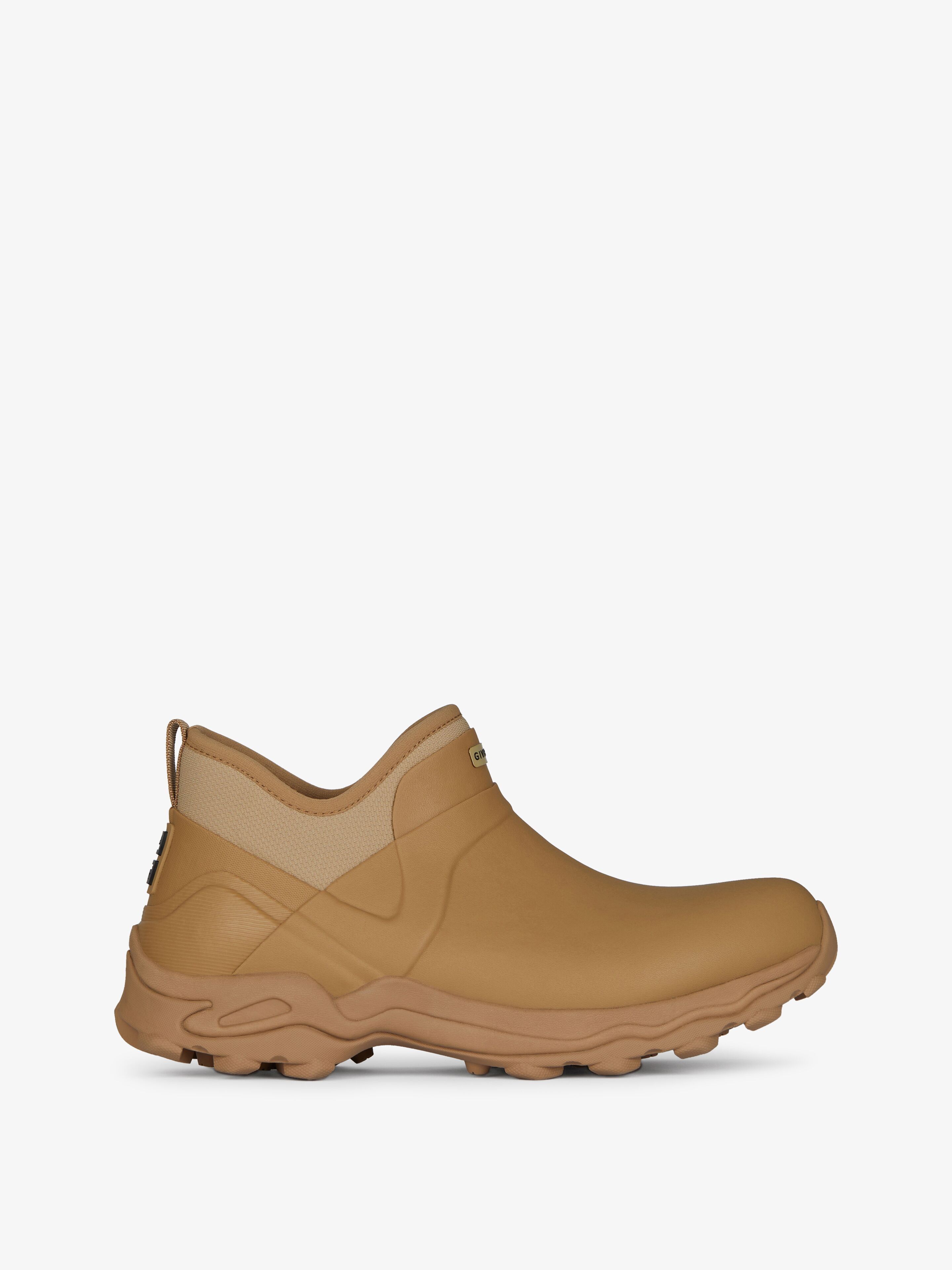 o1n1vont0326 Bogs Chelsea Boots in Brown