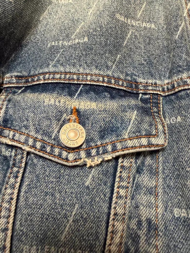 Balenciaga Balenciaga Barrage Full Print Logo Denim Jacket Size US S / EU 44-46 / 1 - 3 Thumbnail