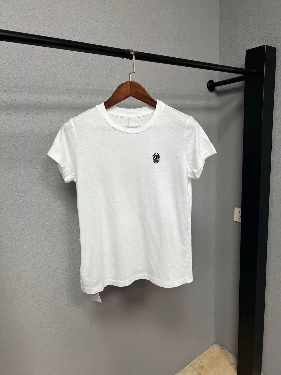 Chrome Hearts chrome hearts short sleeve sword t-shirt Size US L / EU 52-54 / 3 - 1 Thumbnail
