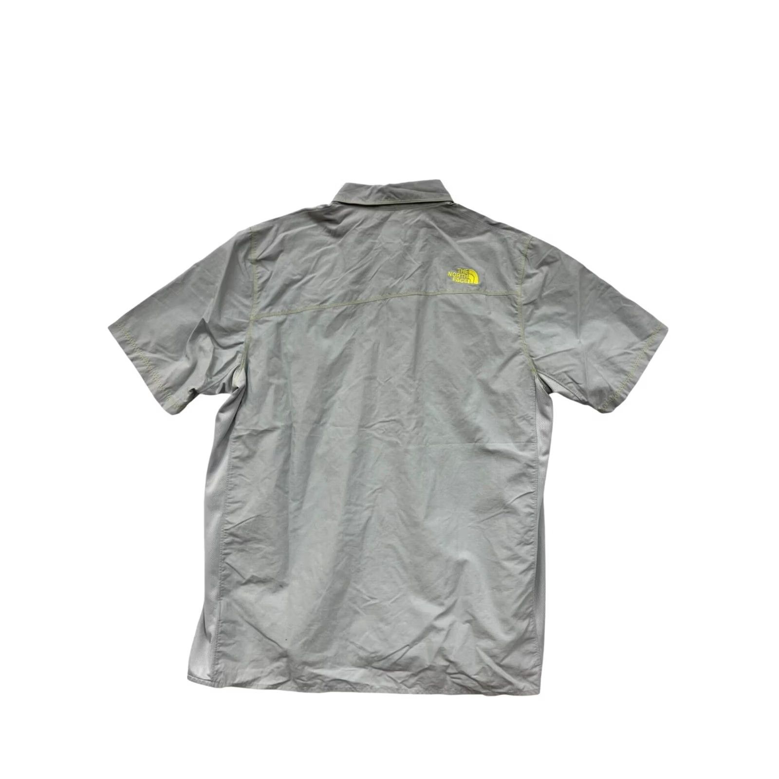 The North Face The North Face Shirt Mens XL Light Gray Short Sleeve Button-Up Nylon Polyester Gray 6612 Mens XL Size US XL / EU 56 / 4 - 2 Thumbnail