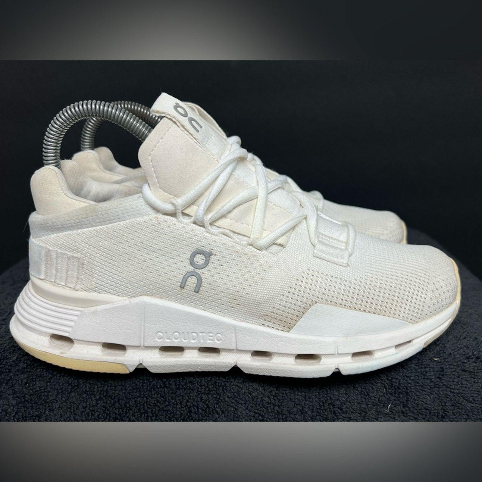 On On Cloud Cloudnova Triple White Running Shoes Women 6 EUC Size US 6 / IT 36 - 4 Thumbnail