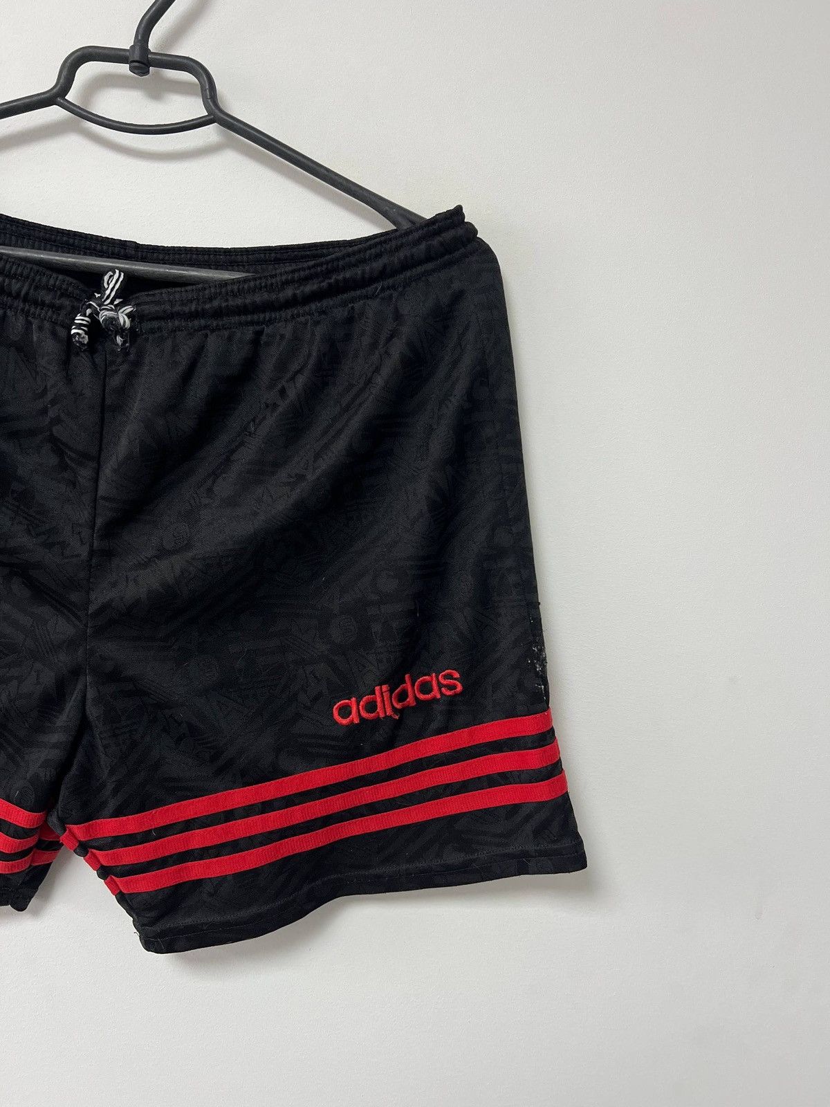 Adidas Vintage adidas shorts sz 32 made in United Kingdom Size US 32 / EU 48 - 3 Thumbnail