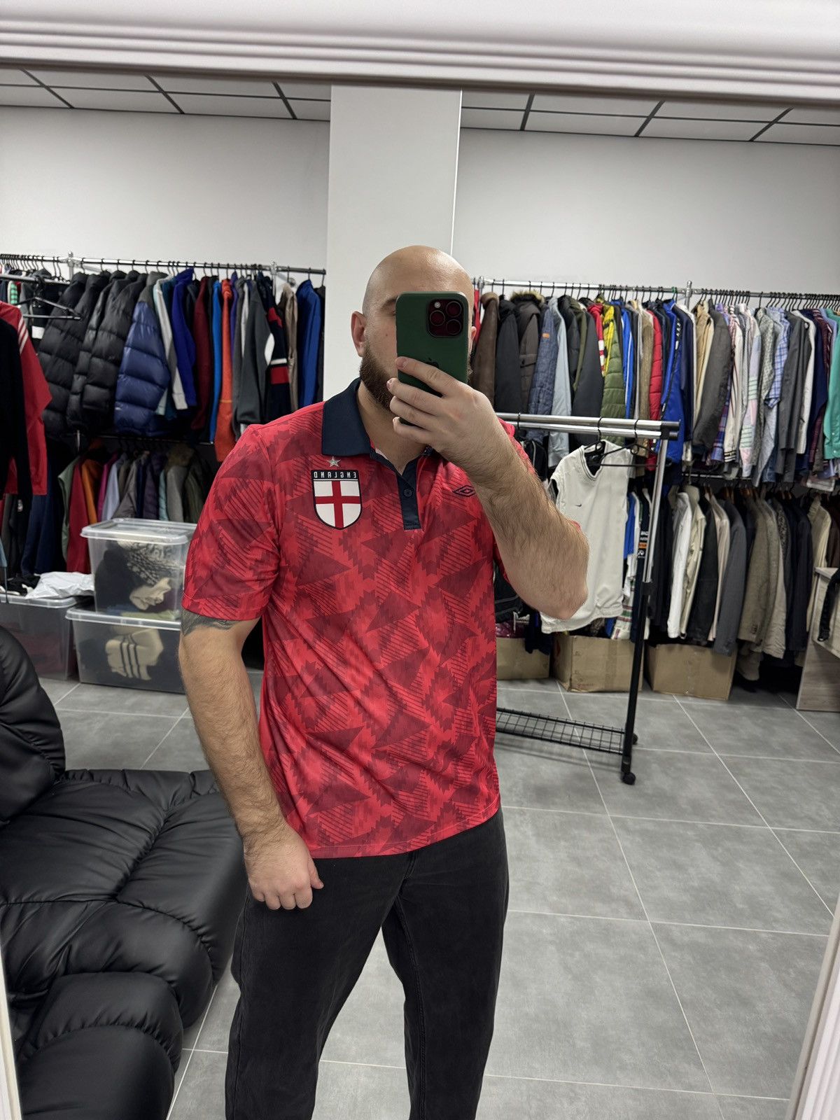 Umbro Umbro England National Team 2018 Retro Soccer Jersey Size L Size US L / EU 52-54 / 3 - 2 Thumbnail