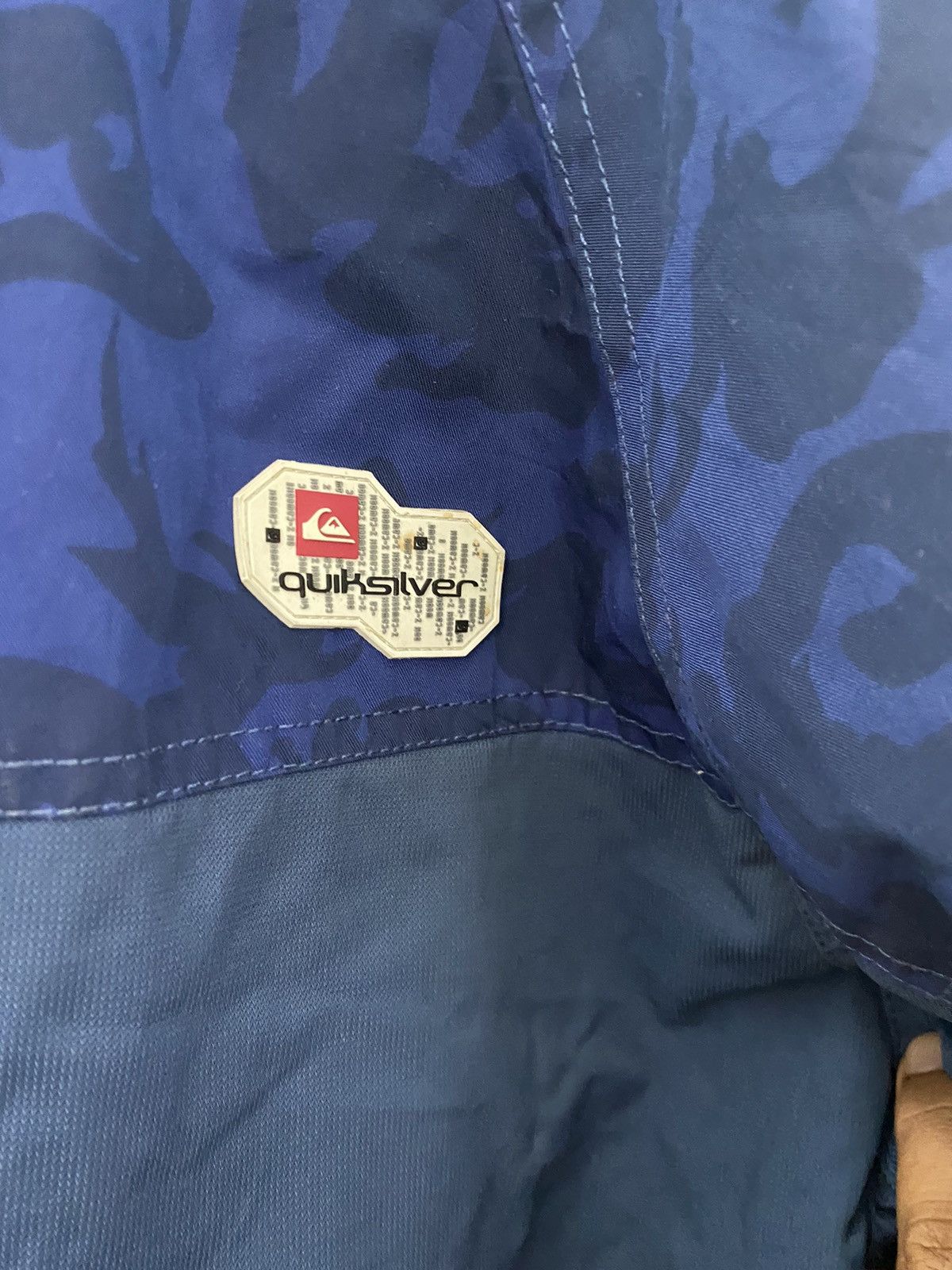 Quiksilver QUIKSILVER CAMOUFLAGE SKI JACKET SIZE L Size US L / EU 52-54 / 3 - 9 Thumbnail