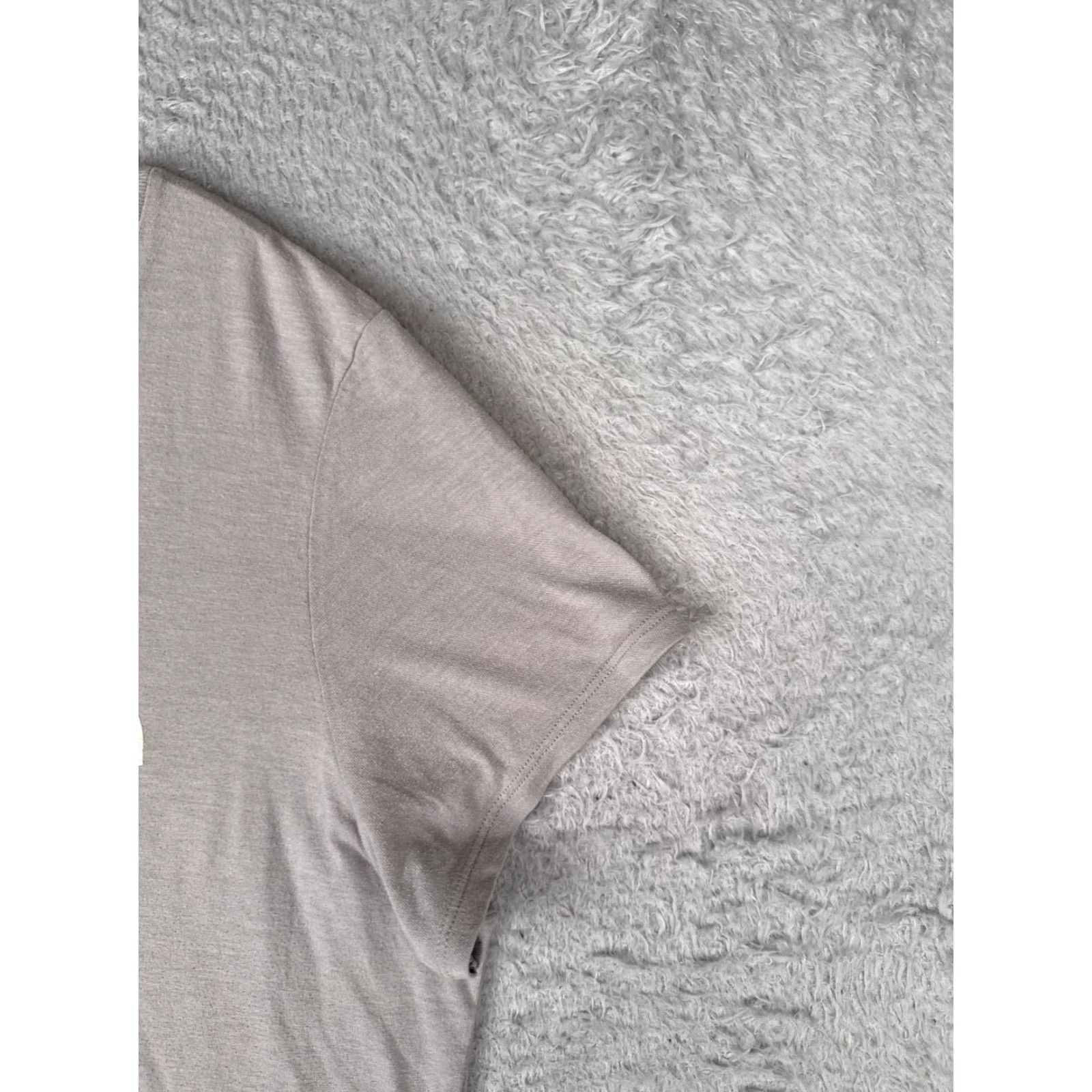The North Face The North Face Shirt Women XL Gray V-Neck Polyester Jersey Slim Read Shirt Mens? Size XL / US 12-14 / IT 48-50 - 2 Thumbnail