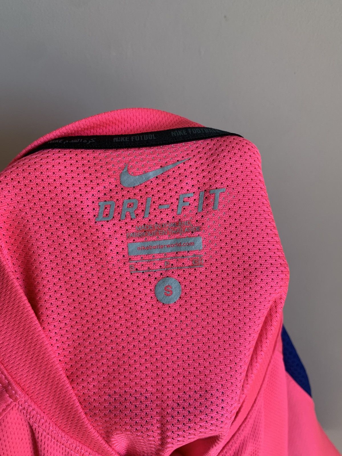 Nike Barcelona 2015 Football Shirt Pink Nike Soccer Jersey Size S Size US S / EU 44-46 / 1 - 9 Thumbnail