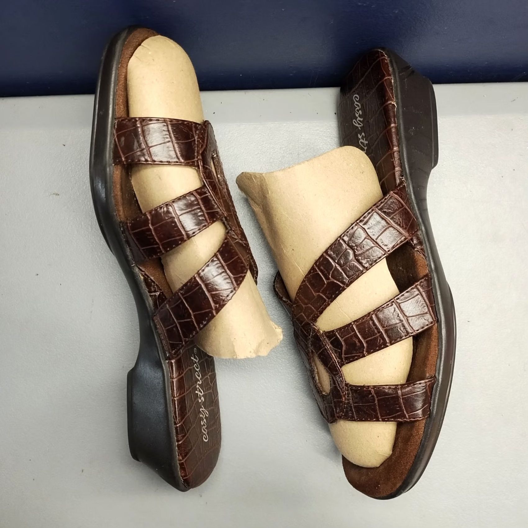 Vintage Easy Street Slide Sandals Womens Size 8.5 Brown Open Toe Slip On Casual Sandals Product Details: Pre-owned Mens Womens Girls Boys Size US 9 / IT 39 - 4 Thumbnail