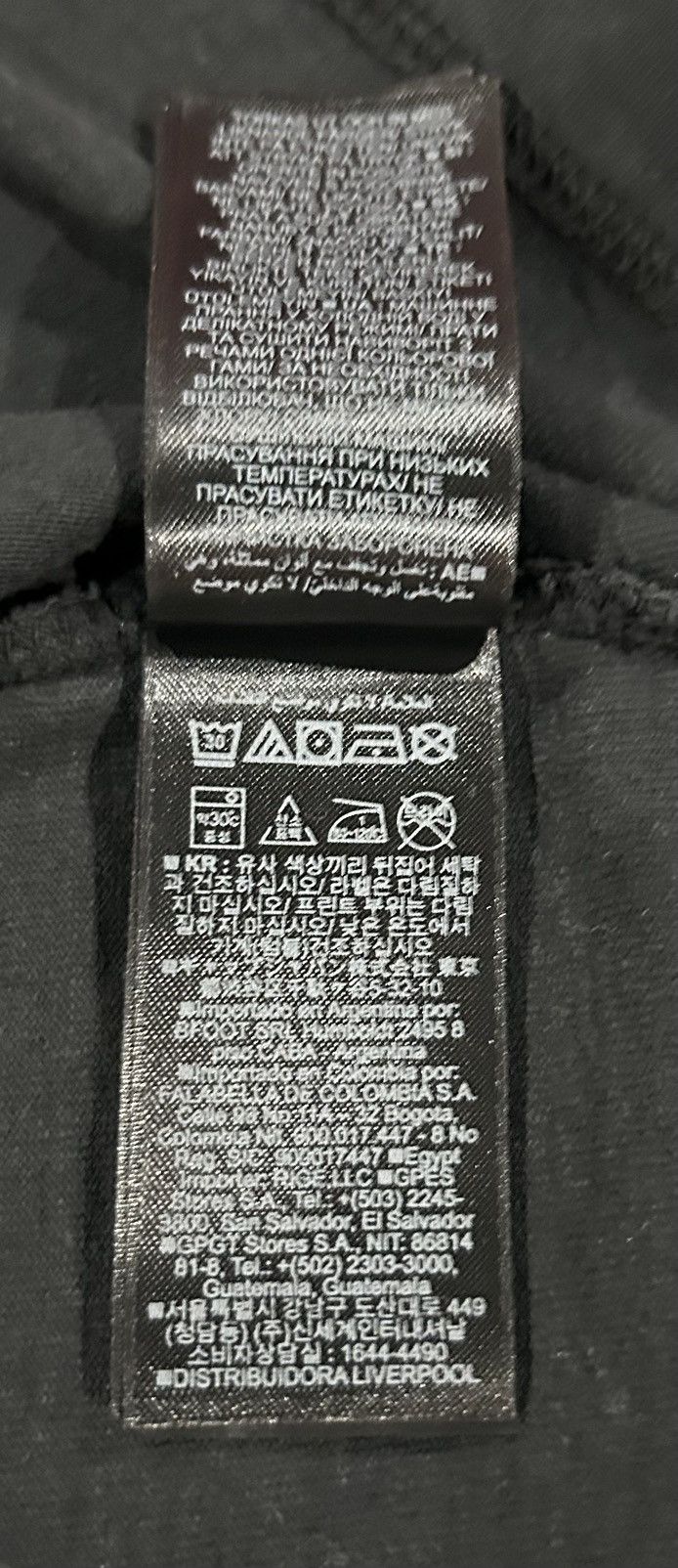 Balenciaga × Gap × Yeezy Yeezy Gap Engineered by Balenciaga Dove 3/4 Sleeve Tee Black Size US M / EU 48-50 / 2 - 10 Thumbnail