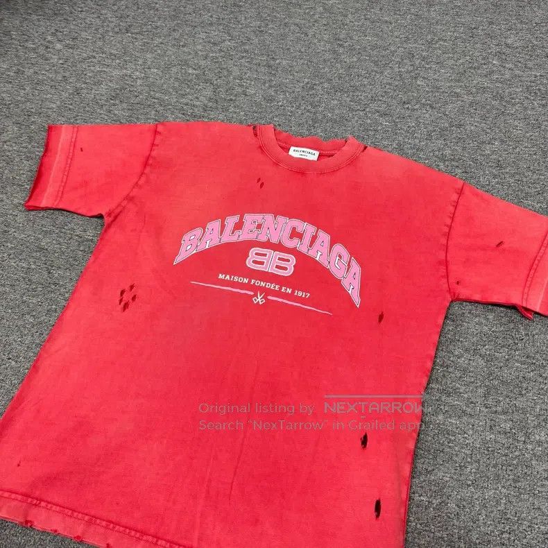 Balenciaga Balenciaga Red Faded Hole Printed Short Sleeve T-Shirt Size US XS / EU 42 / 0 - 3 Thumbnail