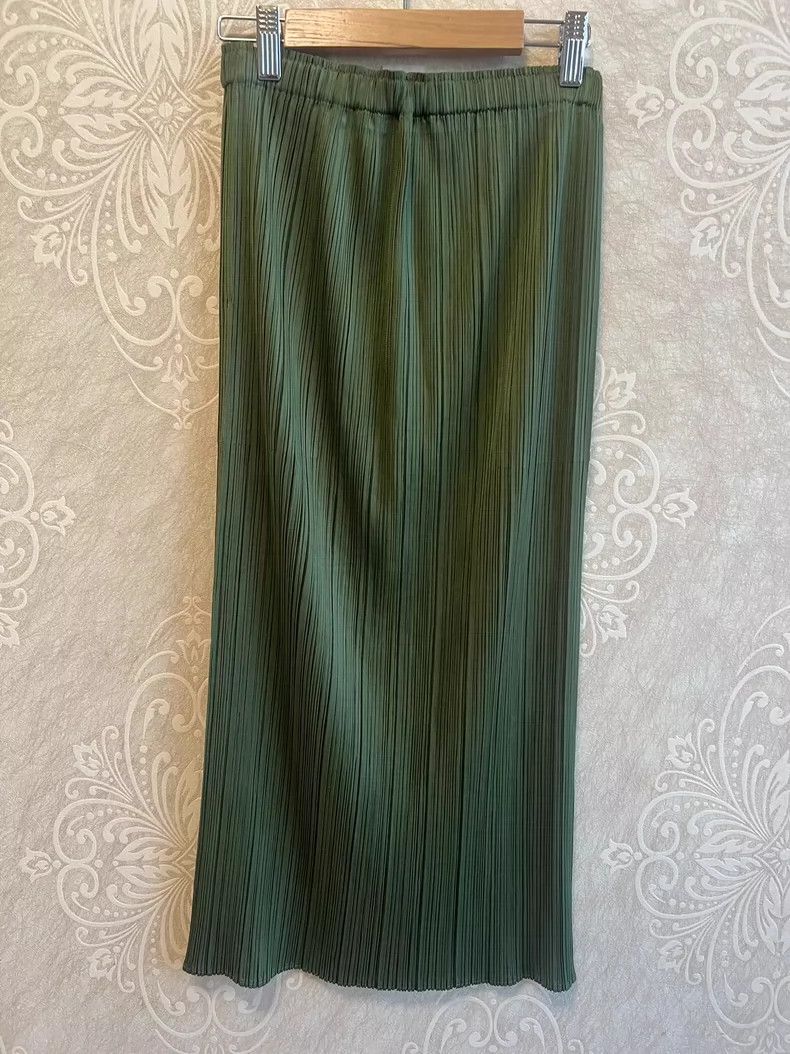 Issey Miyake Issey Miyake size:1 Deep green vintage pleated skirt Size 22" - 5 Thumbnail