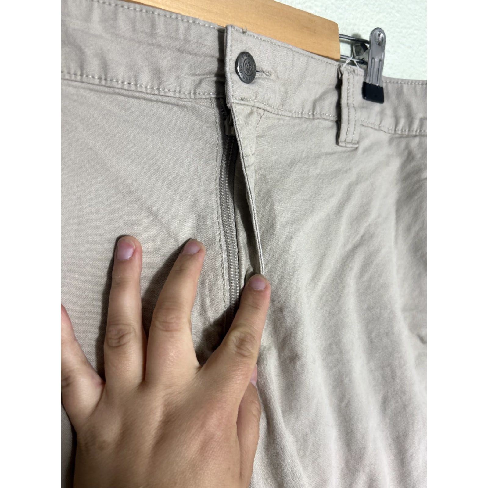 Vintage Columbia Men Shorts Cargo 40x10 Beige Relaxed Fit Pockets Outdoor Hiking Shorts Size US 40 / EU 56 - 5 Thumbnail