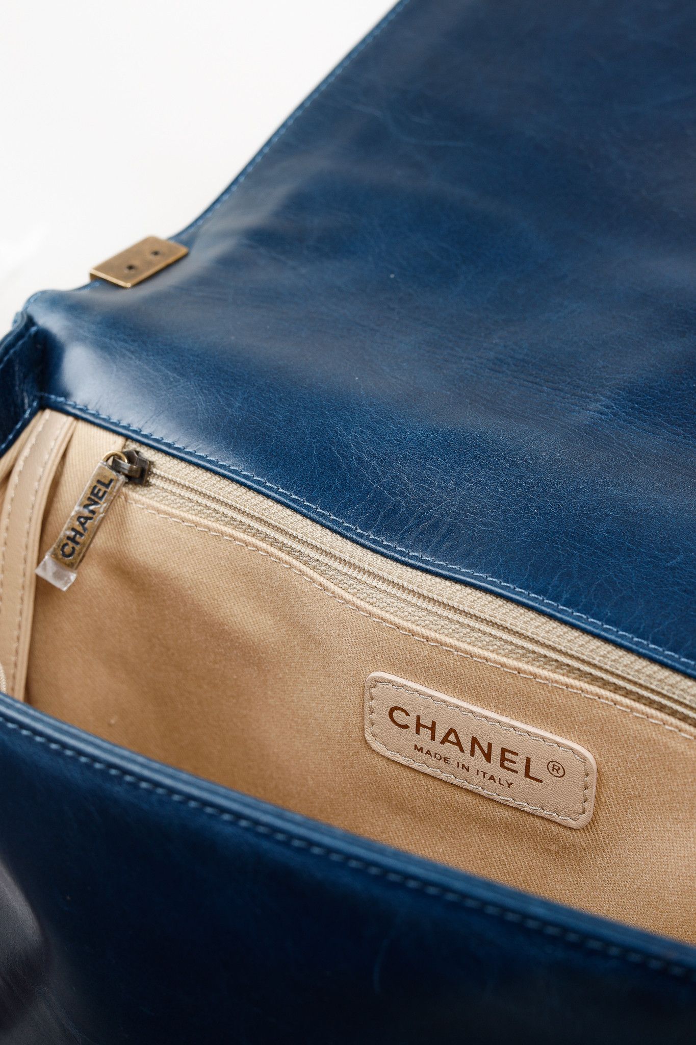 Chanel Chanel Blue Quilted Leather Large Boy Shoulder Bag Size ONE SIZE - 13 Thumbnail