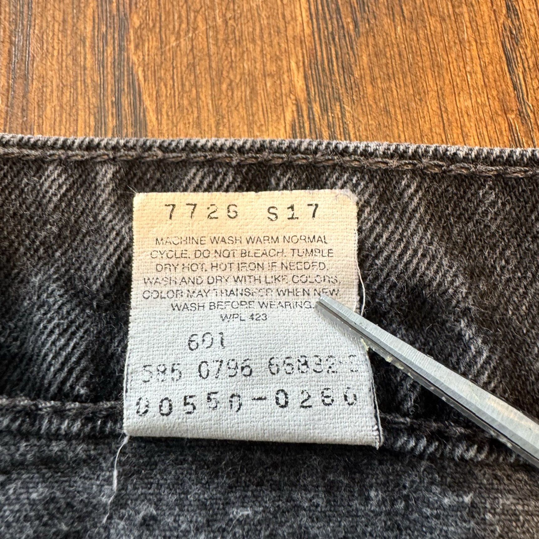 Levi's VINTAGE Levi's 550 Jeans Men 34x31 Black Relaxed Tapered 90s USA Logo 5-Pocket Denim Jeans Mens Size US 34 / EU 50 - 7 Thumbnail