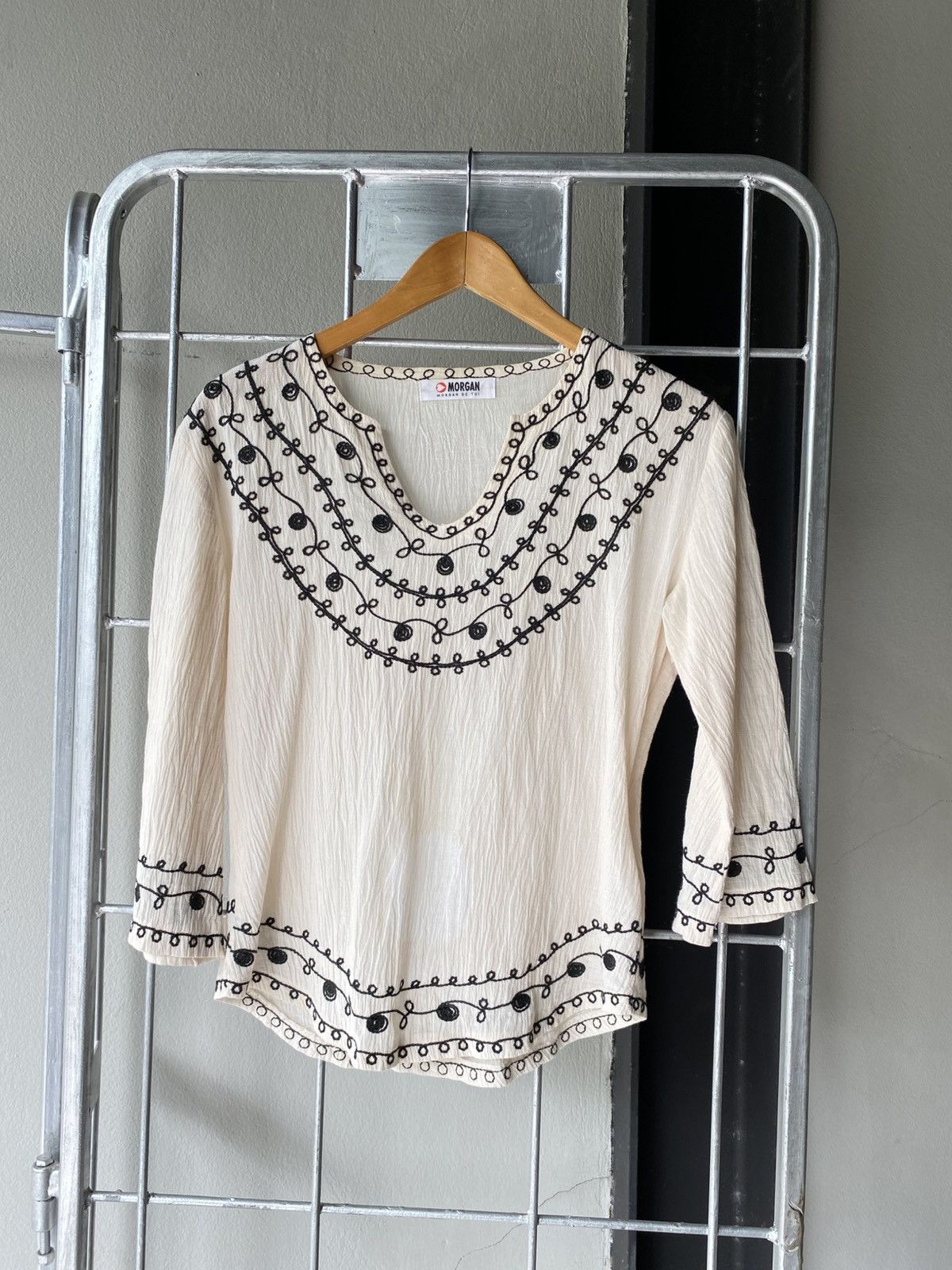Donna Morgan MORGAN White Blouse with Black Embroidery Size M / US 6-8 / IT 42-44 - 16 Thumbnail