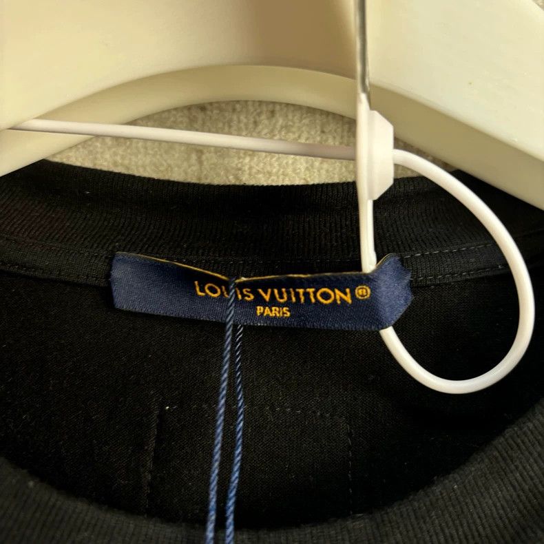 Louis Vuitton Louis Vuitton SS25 embroidered monogram logo round neck sh Size US L / EU 52-54 / 3 - 4 Thumbnail