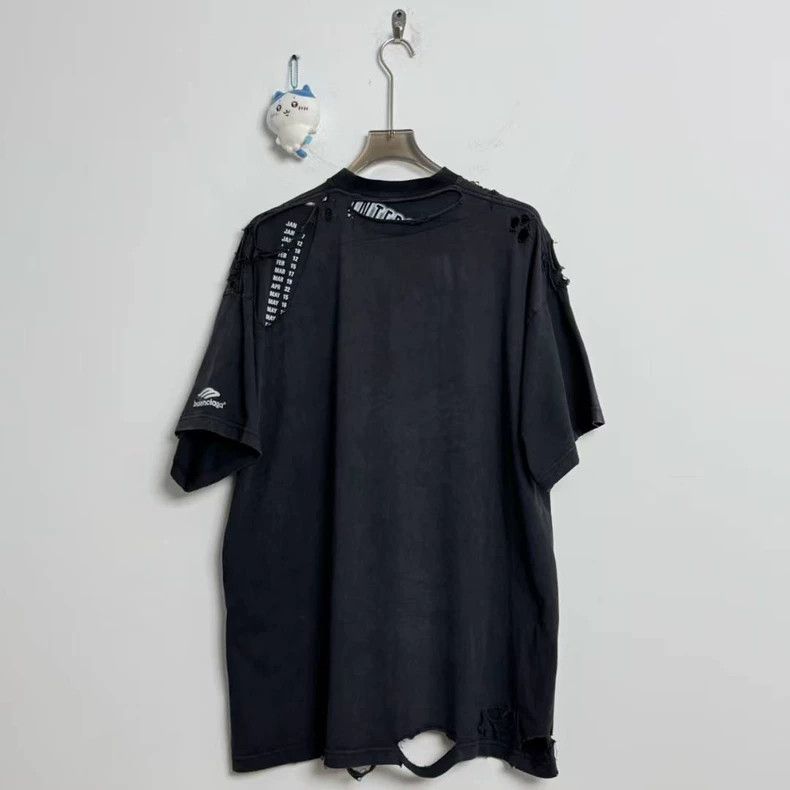 Balenciaga Balenciaga 3 B embroidered logo destruction calendar desig Size US M / EU 48-50 / 2 - 1 Thumbnail
