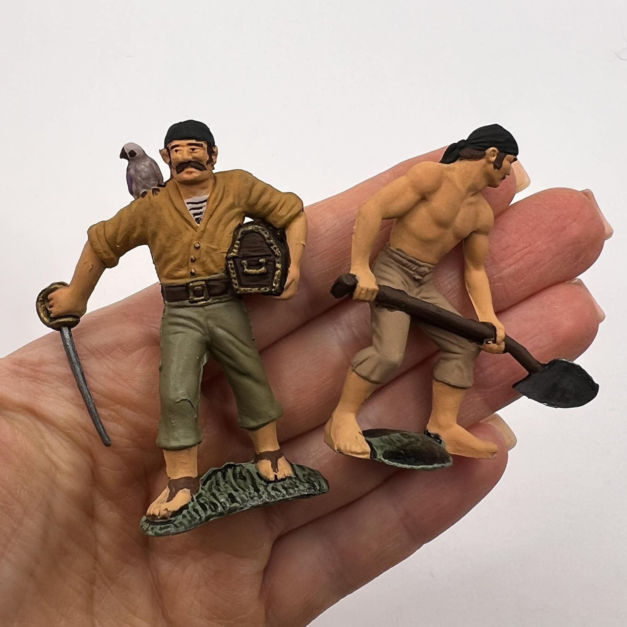 Vintage Vintage Soviet Plastic Character Toy Set 8 Soldiers Pirates Size ONE SIZE - 7 Thumbnail