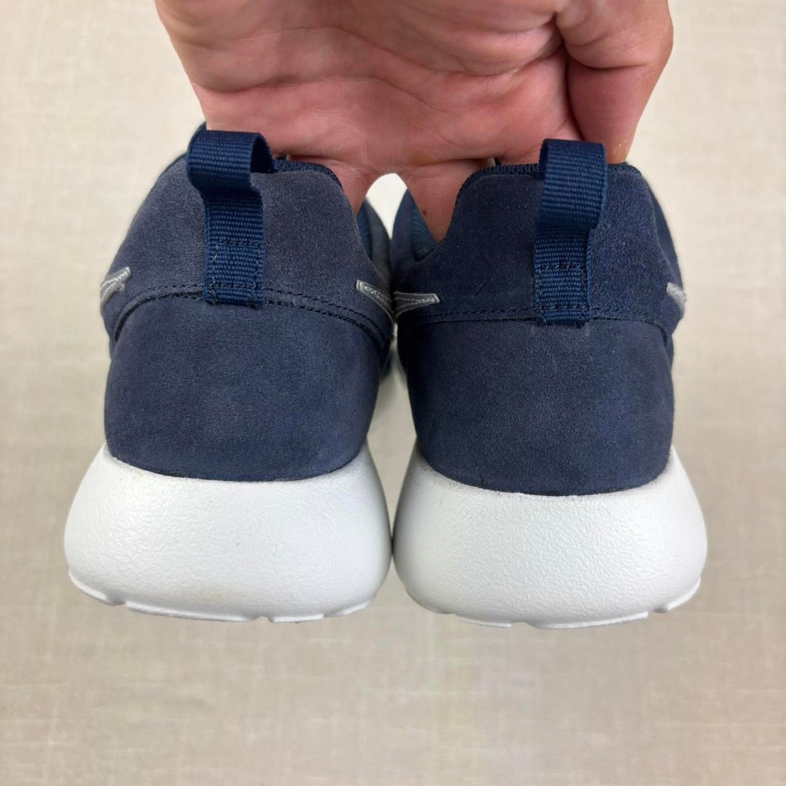 Nike 🗿 2014 Nike Roshe Run “Suede Obsidian” 8.5M Size US 8.5 / EU 41-42 - 6 Thumbnail