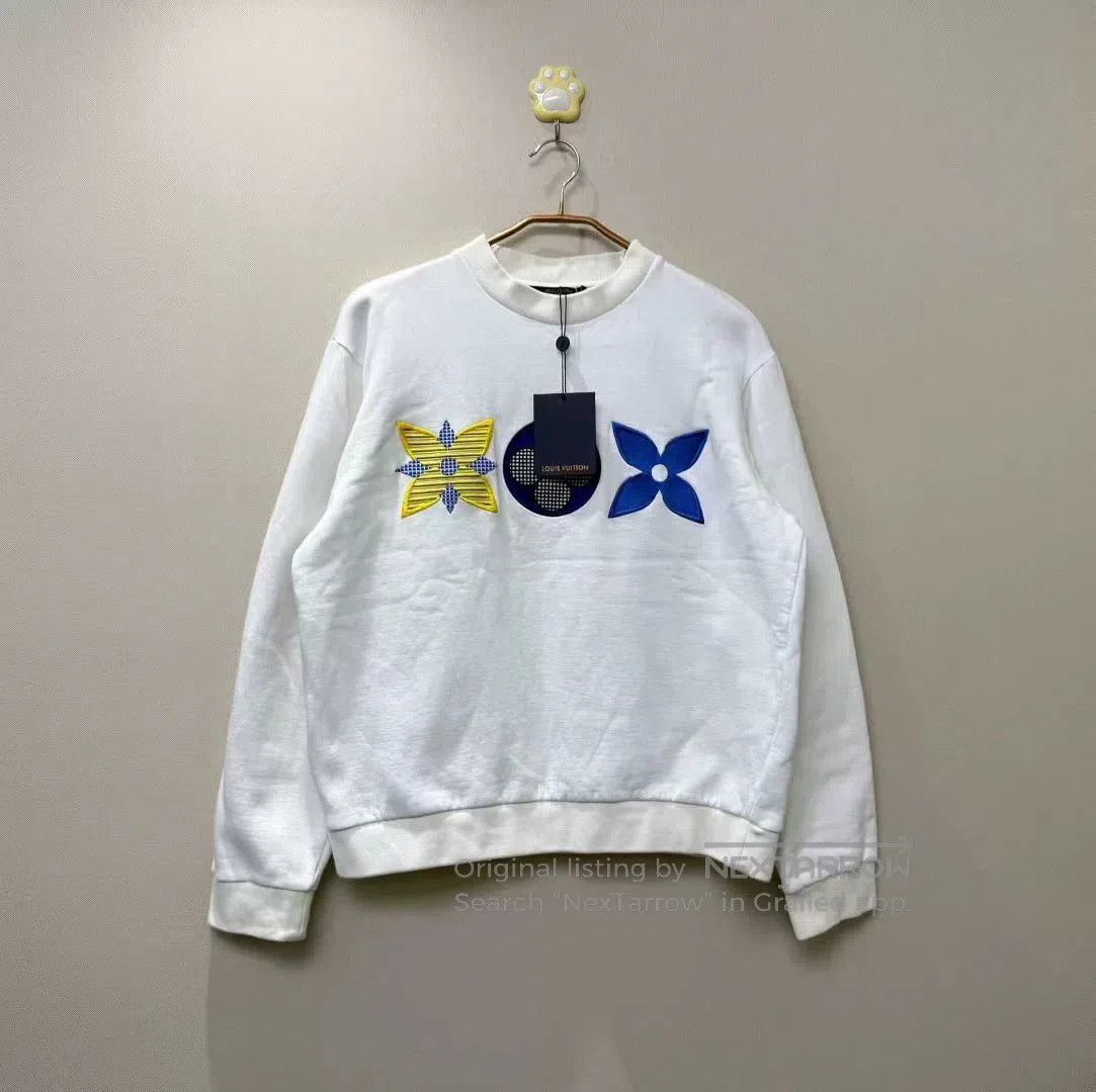 Louis Vuitton white louis vuitton embroidered logo sweatshirt. Size US M / EU 48-50 / 2 - 1 Thumbnail