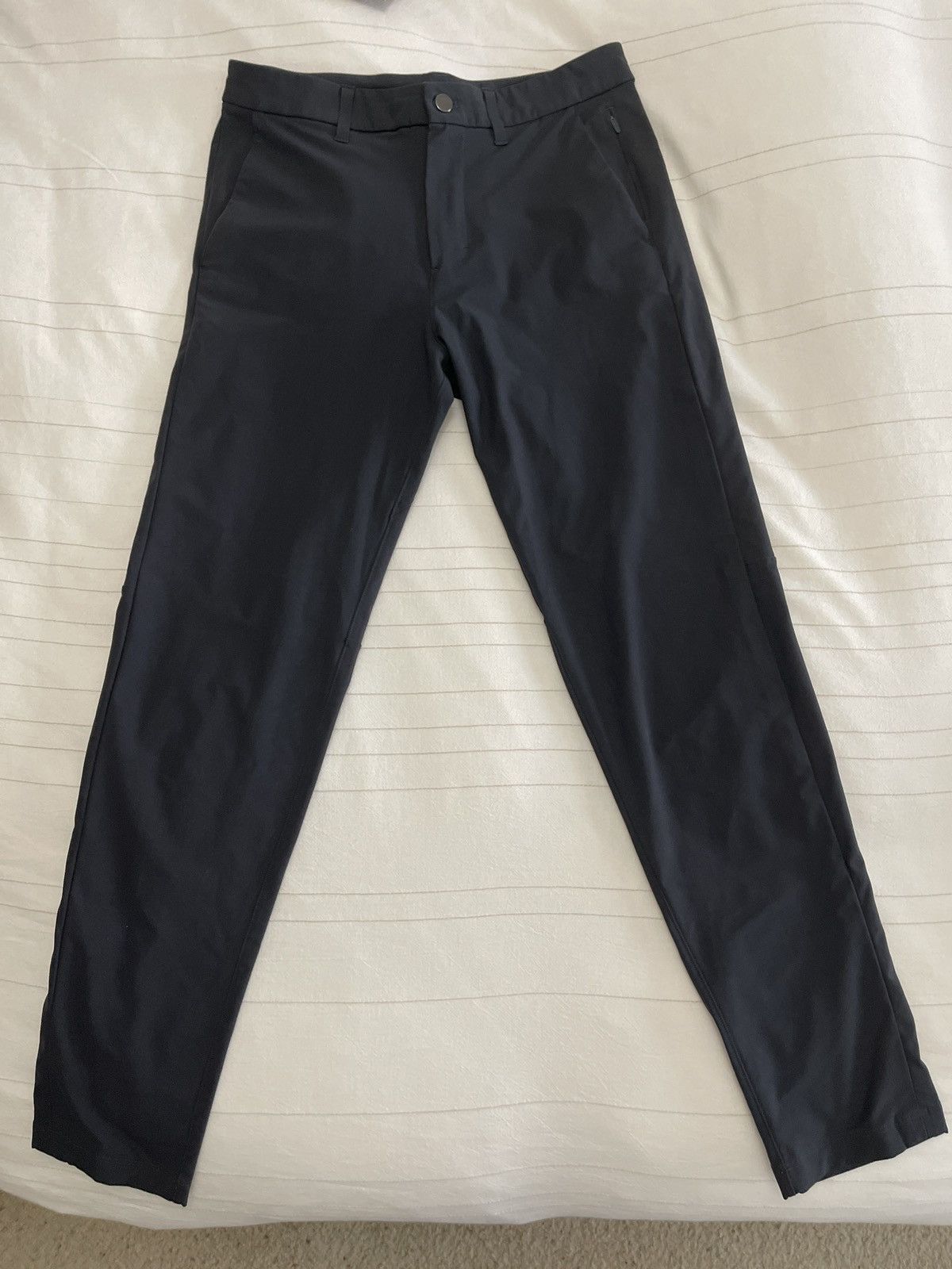 Lululemon Commission Pant Size US 30 / EU 46 - 1 Thumbnail