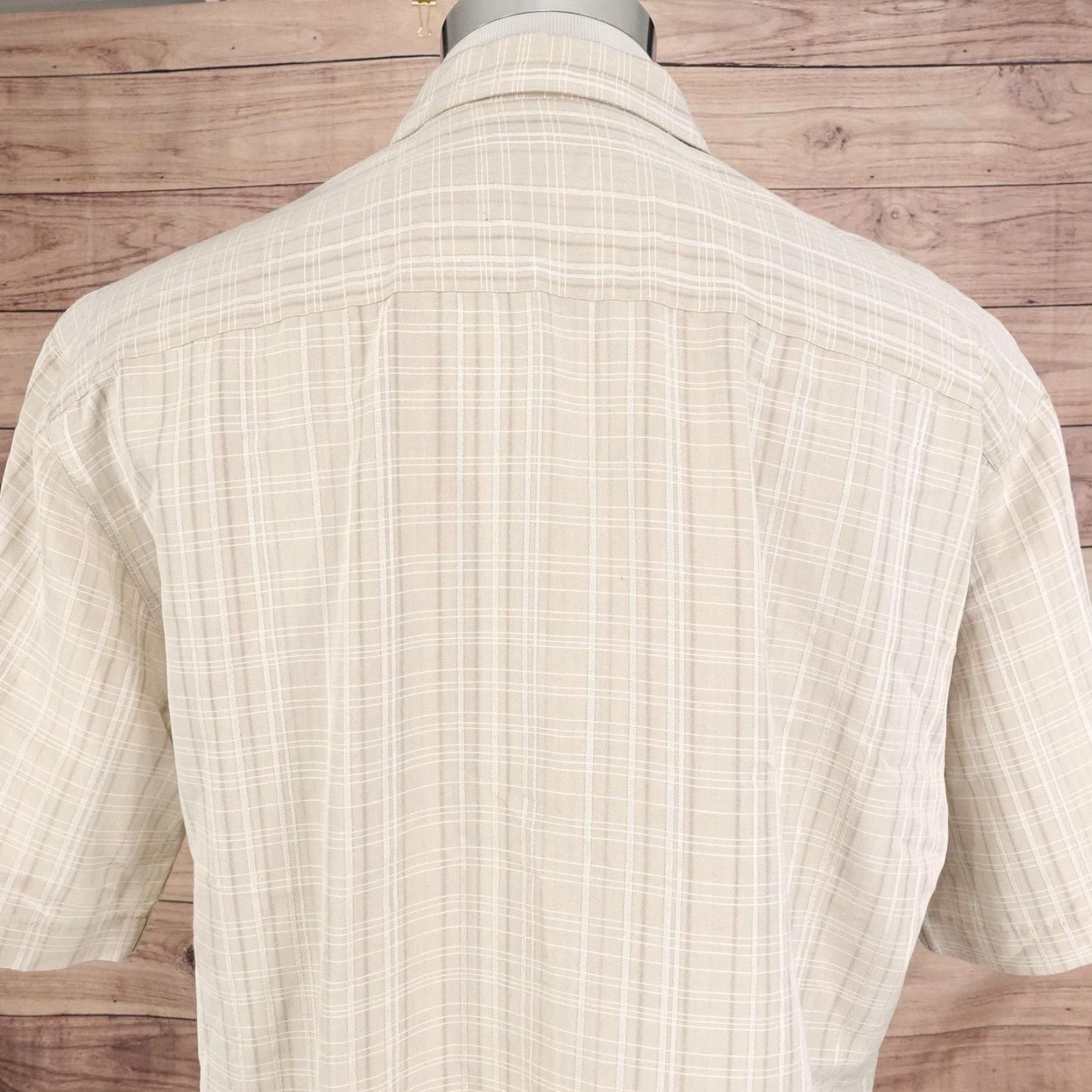 Vintage Batik Bay Shirt Mens Medium Beige Plaid Short Sleeve Button Front Camp Collar Knit Rayon Polyester Size US M / EU 48-50 / 2 - 5 Thumbnail