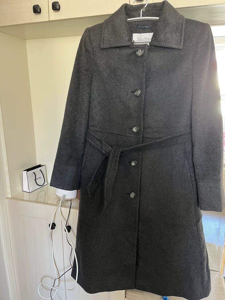 Max Mara Max Mara Long cashmere dark grey coat Size M / US 6-8 / IT 42-44 - 1 Thumbnail