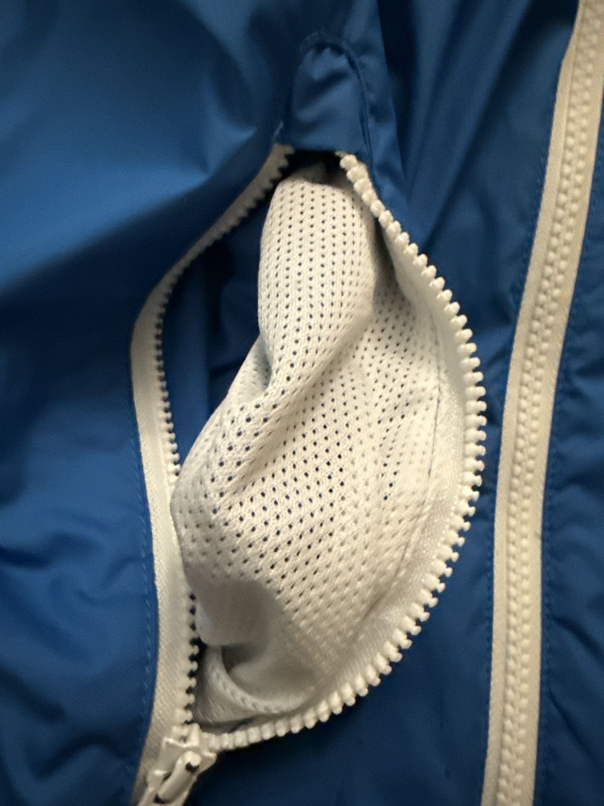 Nike BLUE/WHITE NIKE WINDBREAKER Size US M / EU 48-50 / 2 - 11 Thumbnail