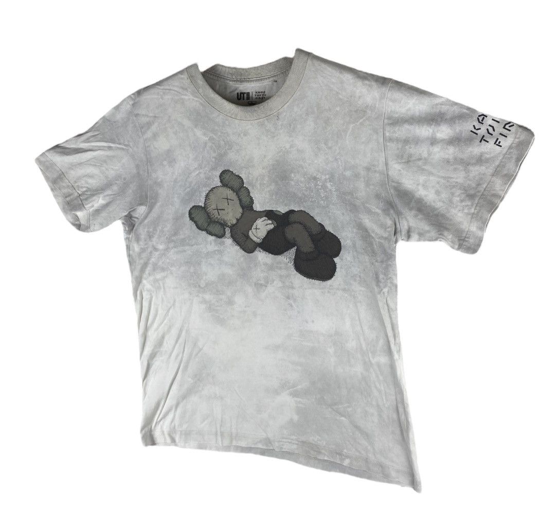 Kaws × Uniqlo × Vintage KAWS x Uniqlo Tokyo First Mori Arts Gallery Exclusive Tee L Size US L / EU 52-54 / 3 - 6 Thumbnail