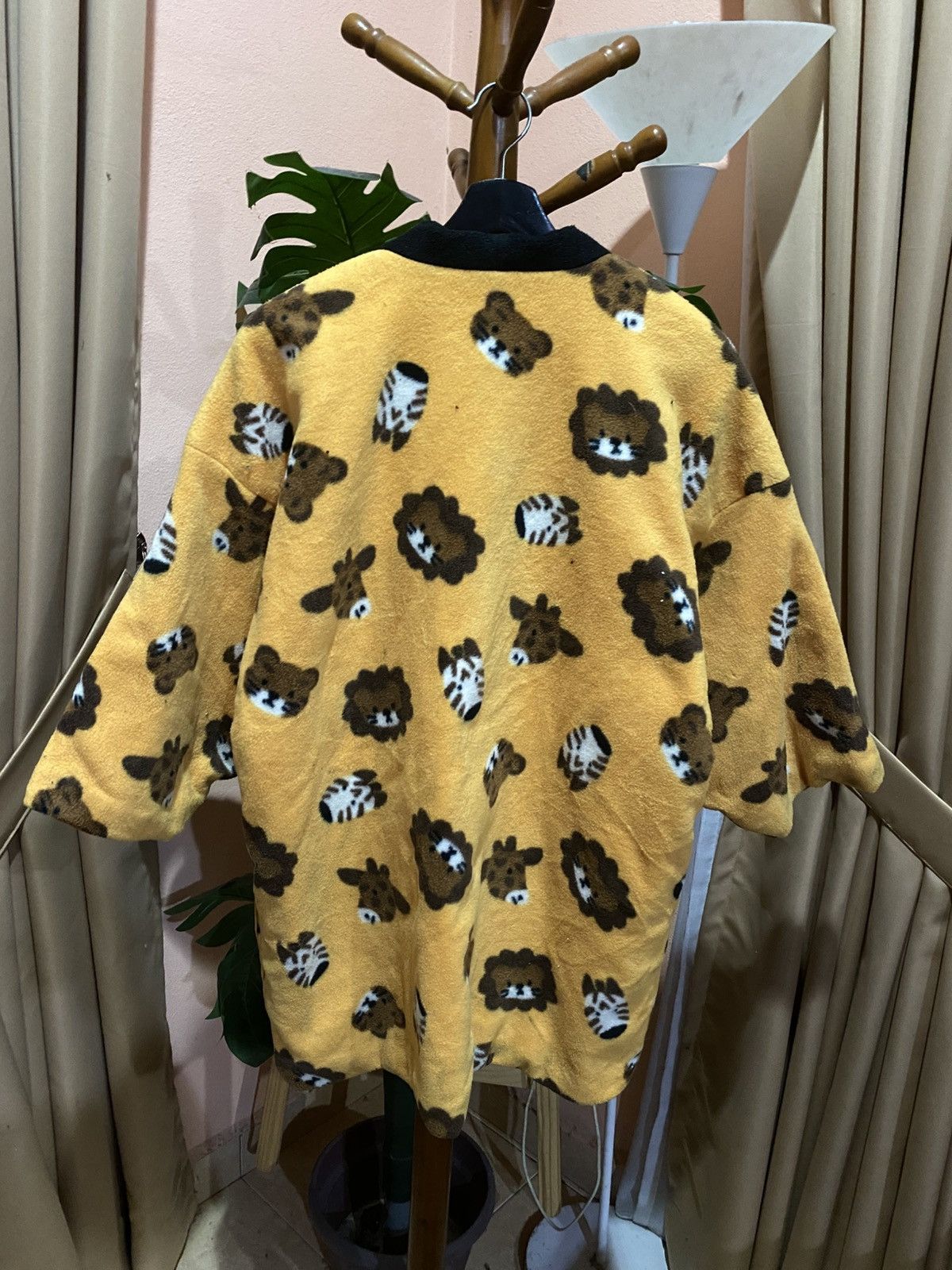 Vintage Vintage Elle Chante Fleece Kimono Robe with Animal Prints Size US M / EU 48-50 / 2 - 7 Thumbnail