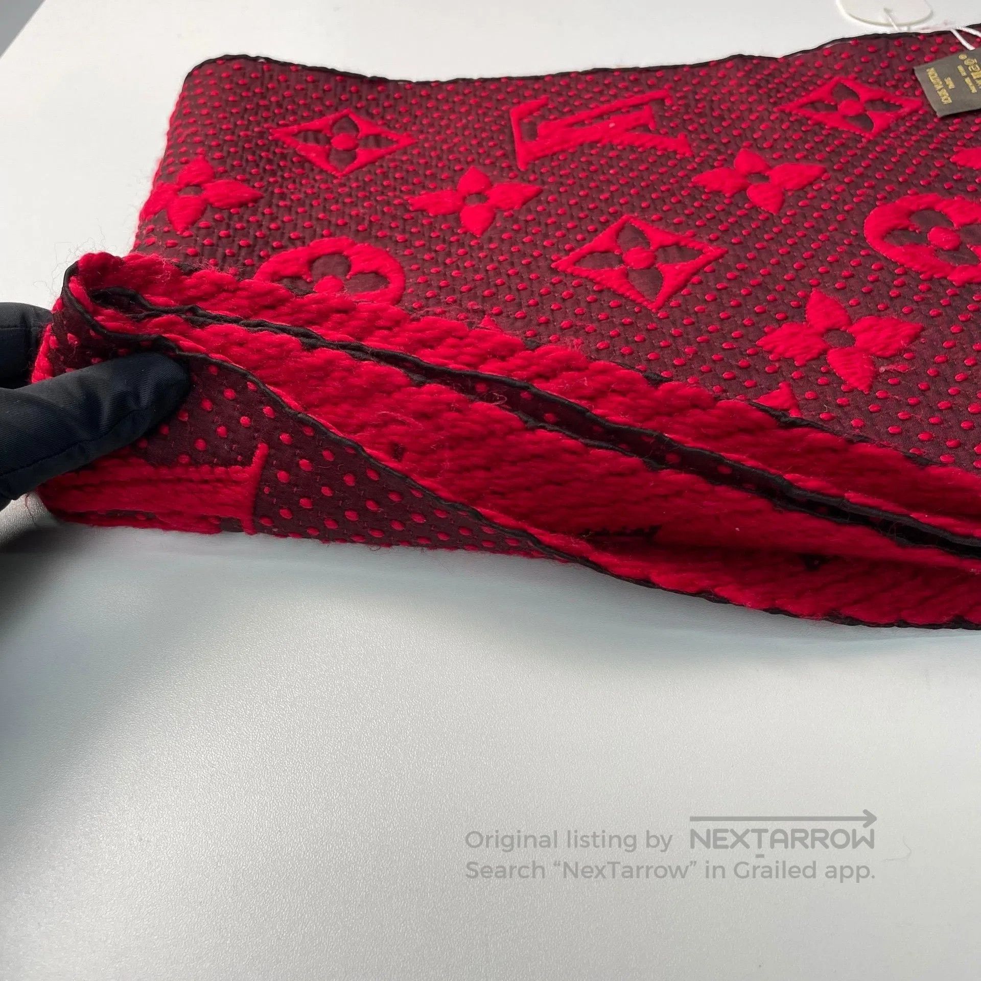 Louis Vuitton Louis Vuitton Red Full Logo Wool Scarf| Size ONE SIZE - 5 Thumbnail