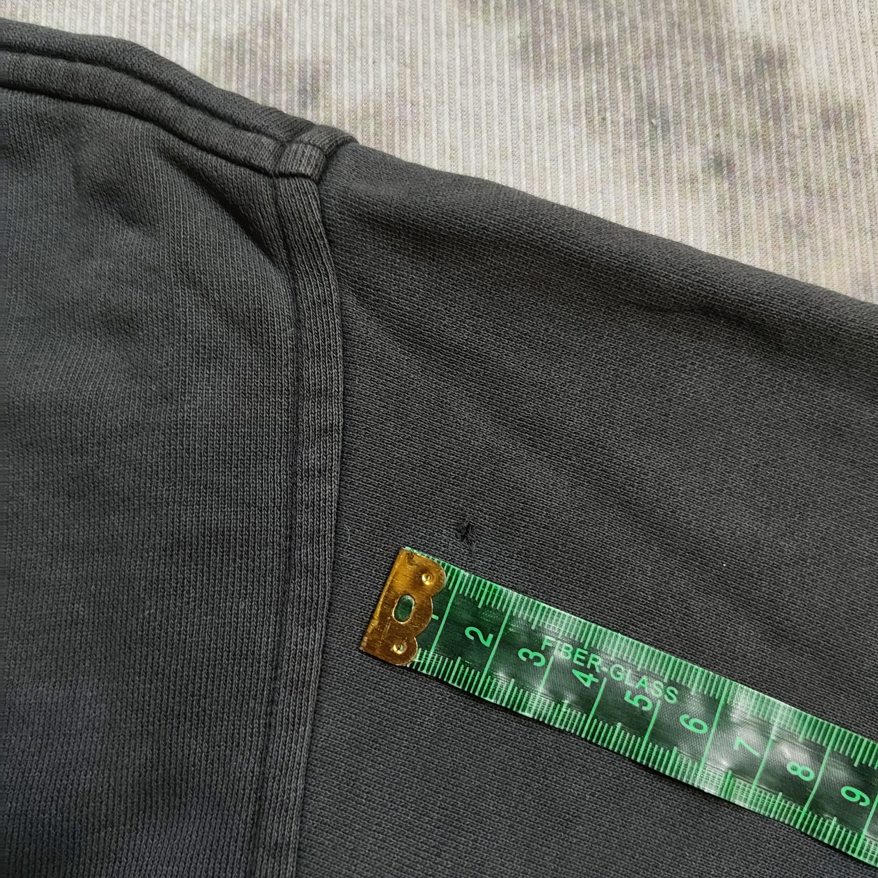 Valentino Vintage Distressed VALENTINO Embroidered Logo Sweatshirt Size US L / EU 52-54 / 3 - 11 Thumbnail