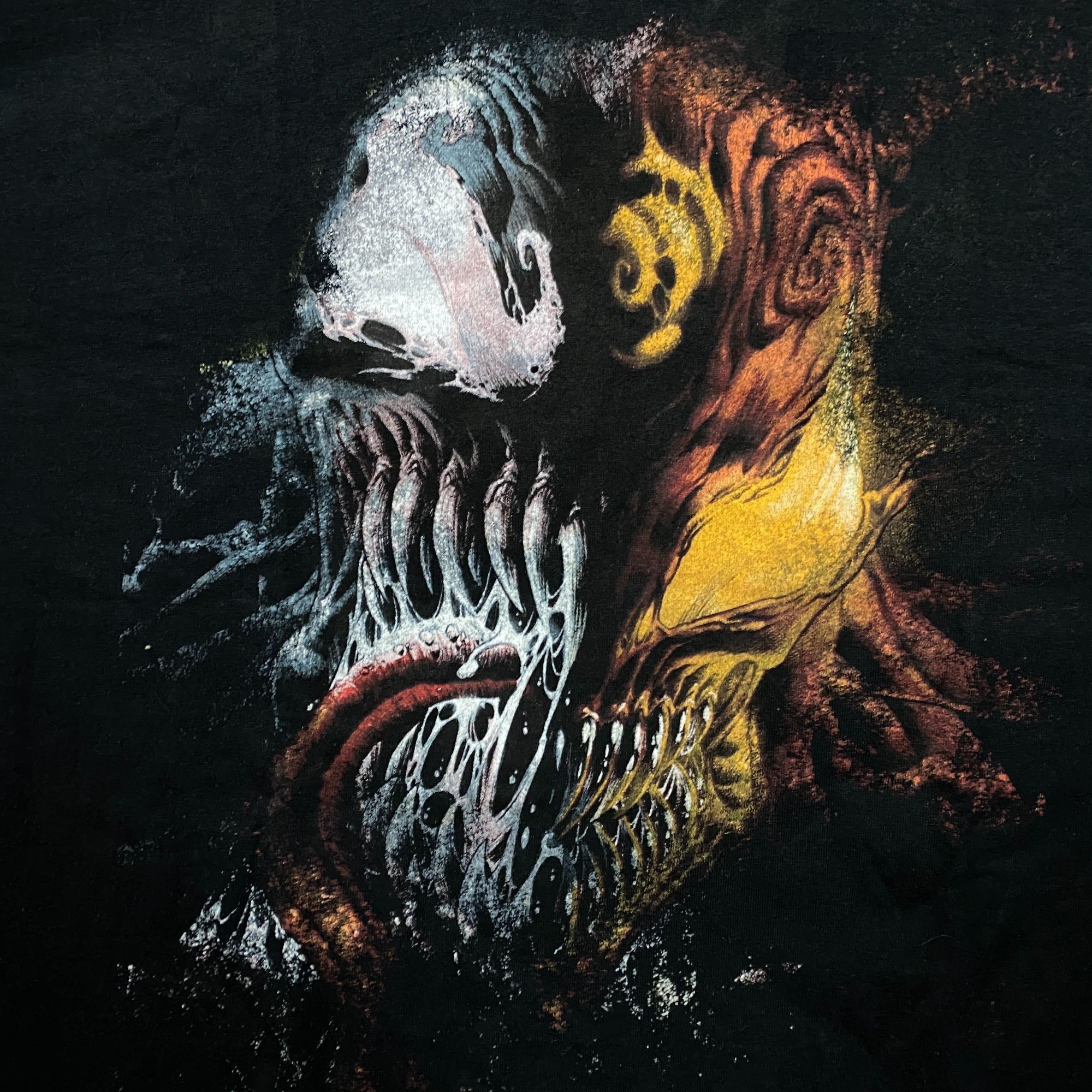Marvel Comics Marvel Venom vs. Carnage Battle of Symbiotes Tee XL Size US XL / EU 56 / 4 - 2 Thumbnail