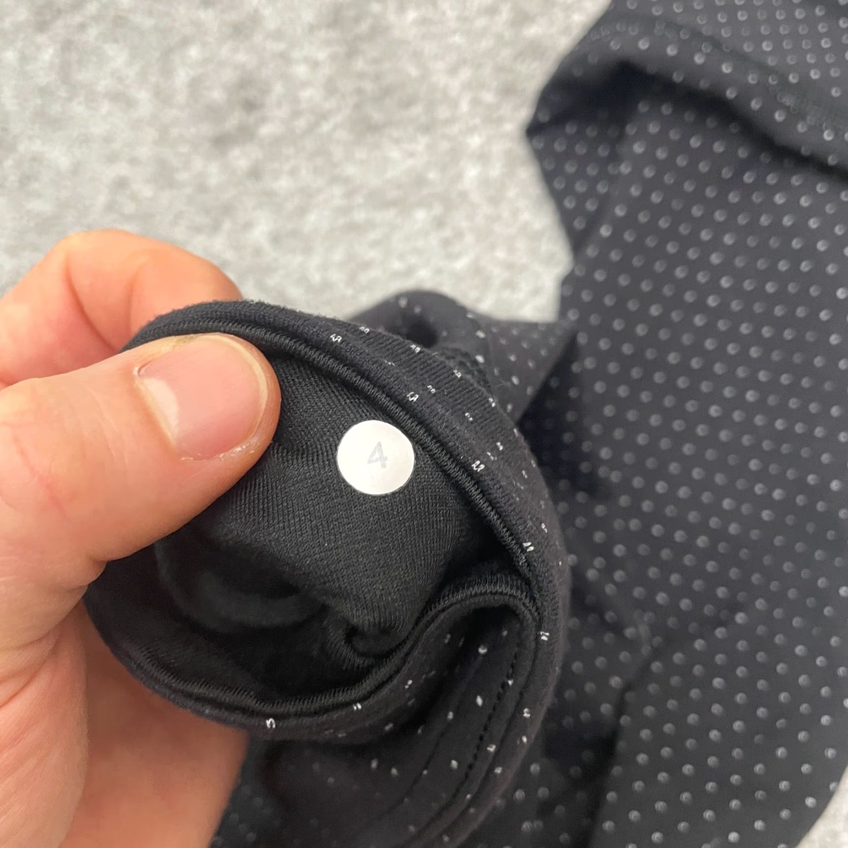 Lululemon Lululemon Compression Leggings Womens 4 Black Polka Dot Active Yoga Gym 24x30 Size 27" / US 4 / IT 40 - 4 Thumbnail
