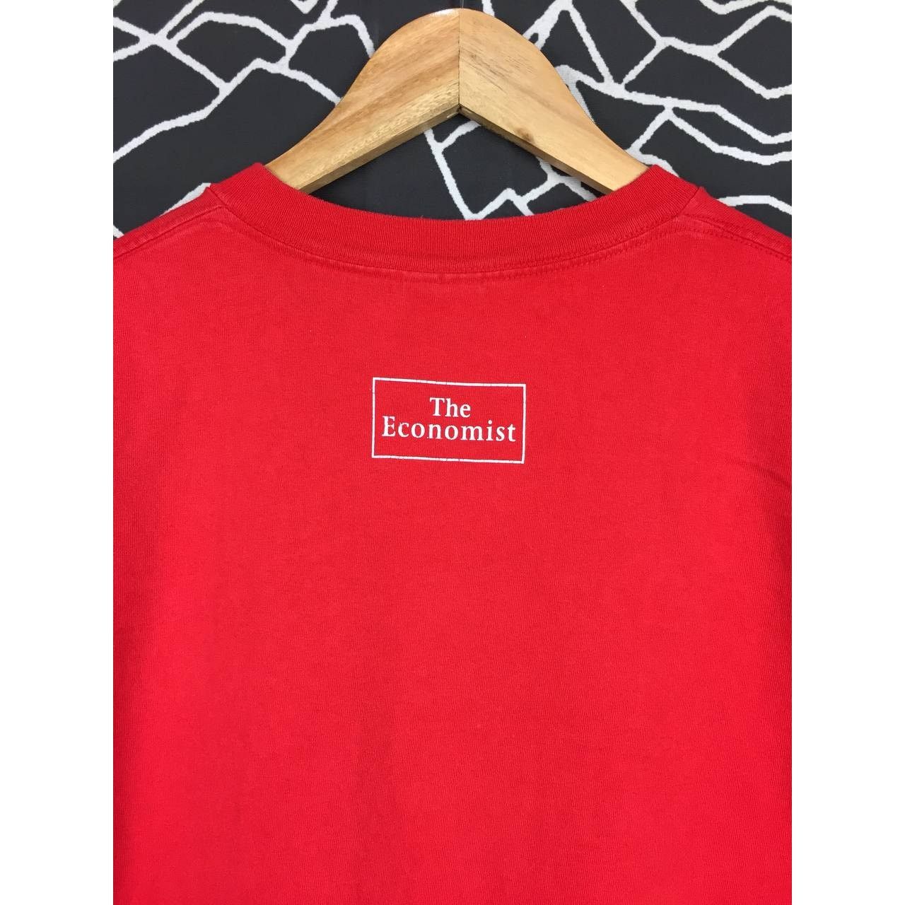 Vintage Vtg Y2K The Economist Magazine Great Minds Like A Think Tee Size US L / EU 52-54 / 3 - 5 Thumbnail
