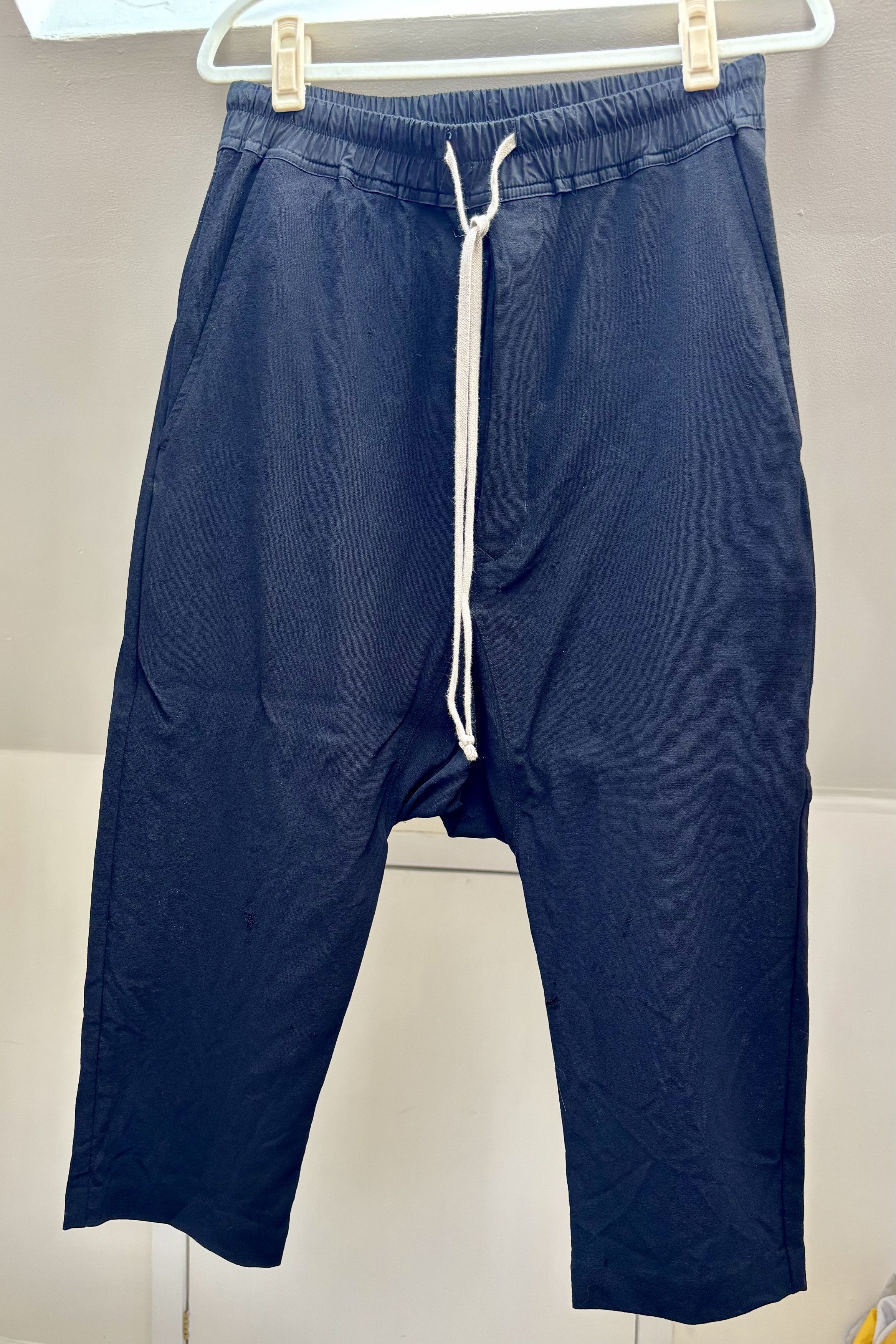 Rick Owens Rick Owens Drawstring Drop-Crotch Cropped Trousers Size 26" / US 2 / IT 38 - 1 Thumbnail