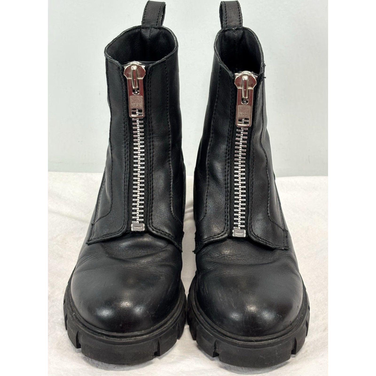 Steve Madden VINTAGE Steve Madden Hedge Boots Women’s 7.5 Black Leather Zip Close Combat Goth Y2K Womens Size US 8 / IT 38 - 3 Thumbnail