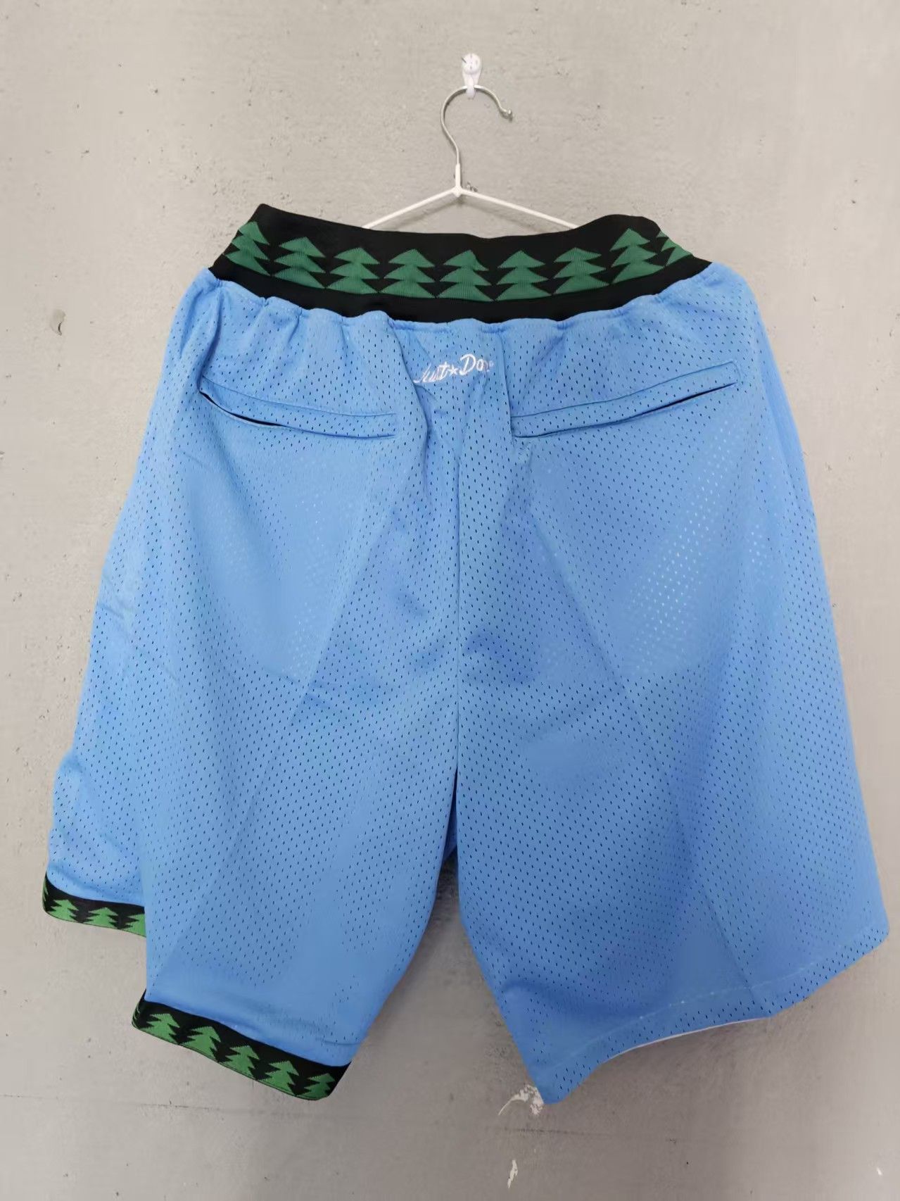 NBA Vintage Timberwolves Short Pocket Size US 32 / EU 48 - 5 Thumbnail