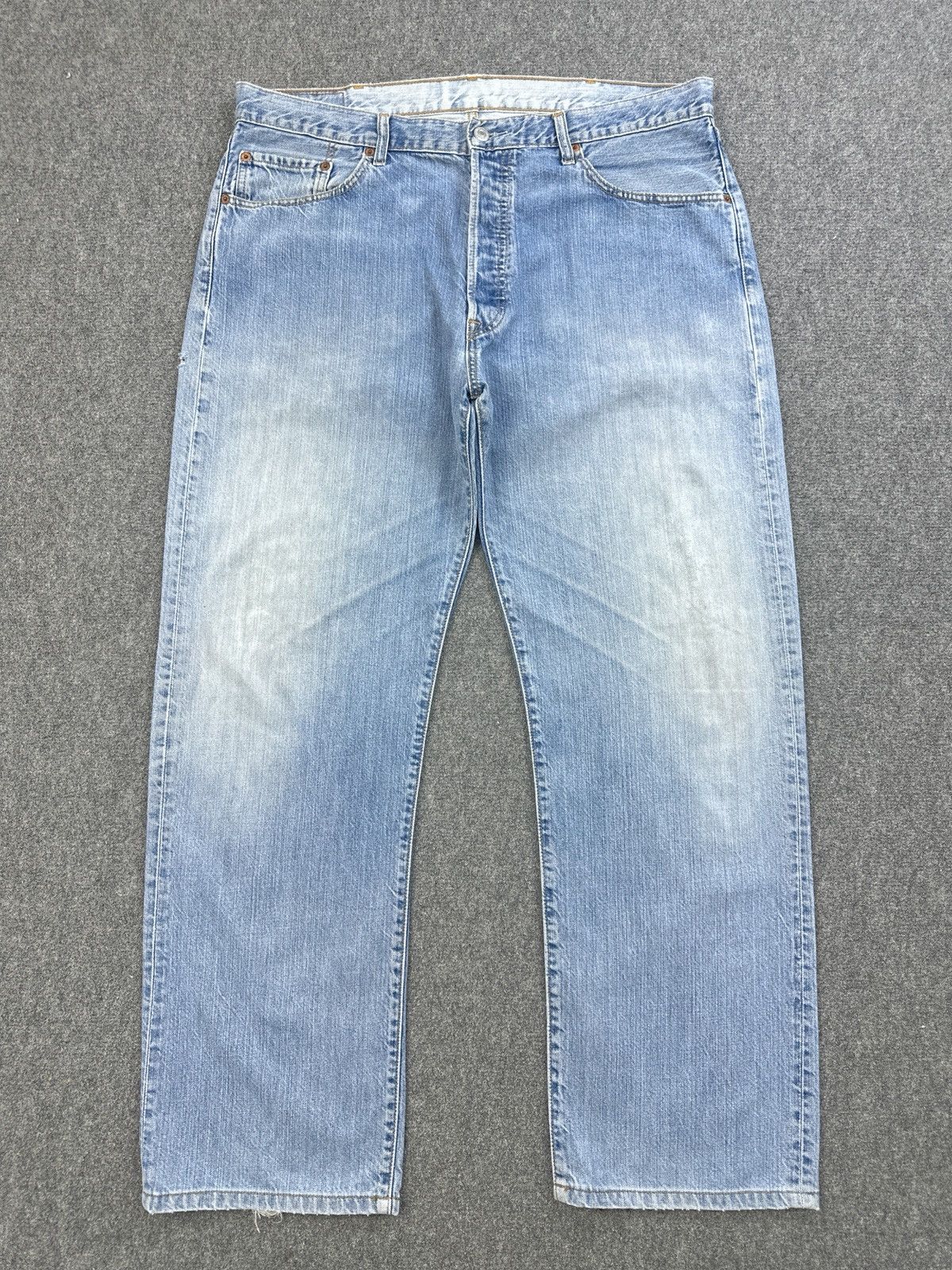 Levi's Vintage Levis 501 Faded Blue Jeans S0003 Size US 37 - 1 Thumbnail