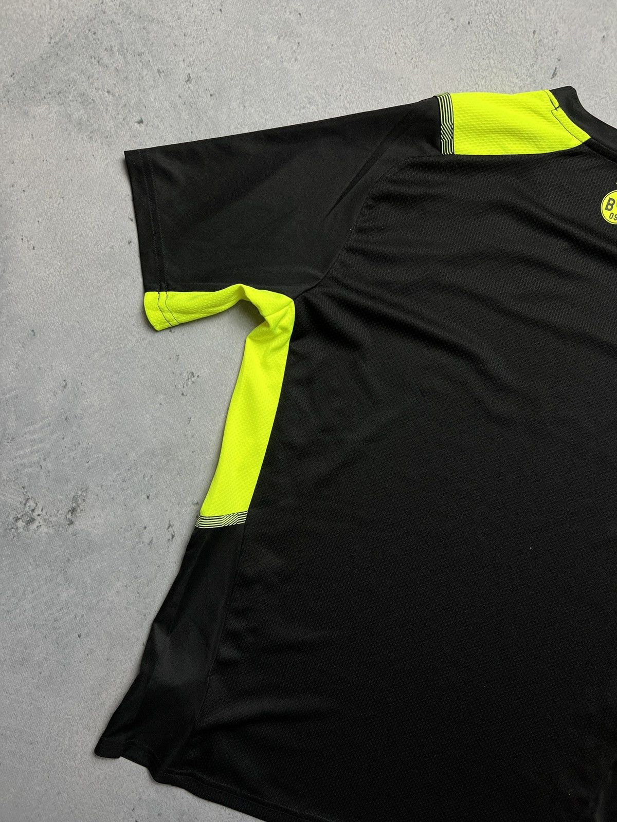 Puma Vintage Puma Borussia Dortmund Football Jersey Tee Black Size US S / EU 44-46 / 1 - 5 Thumbnail