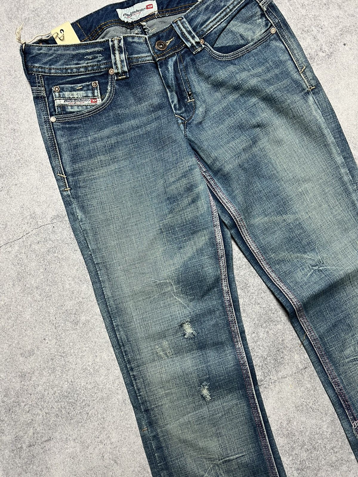 Diesel Vintage Diesel Rhinestones Distressed Mudwash Dragon Jeans Size 27" / US 4 / IT 40 - 2 Thumbnail