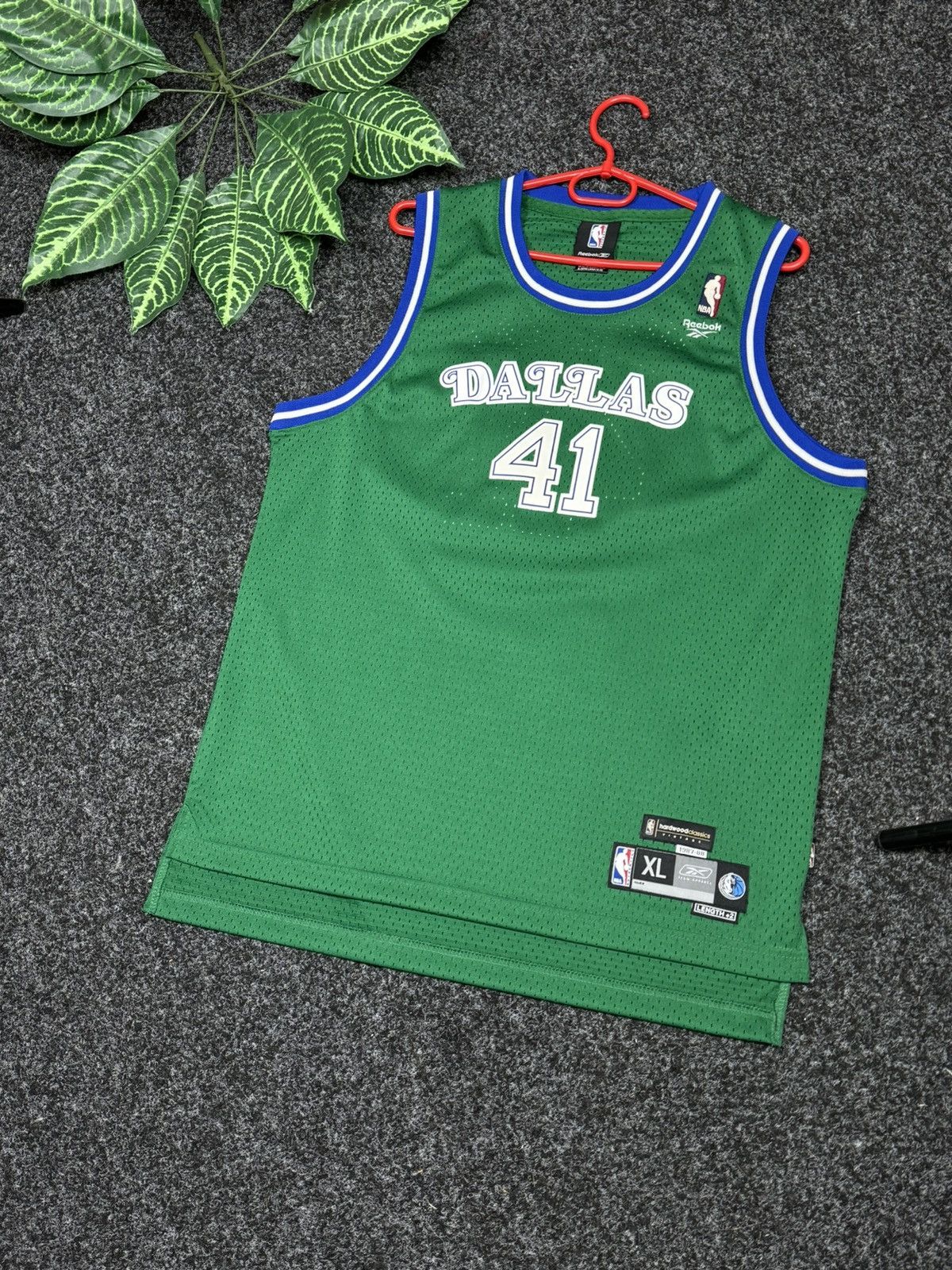 NBA REEBOK 1987-88 HARDWOOD VINTAGE DIRK NOWITZKI DALLAS