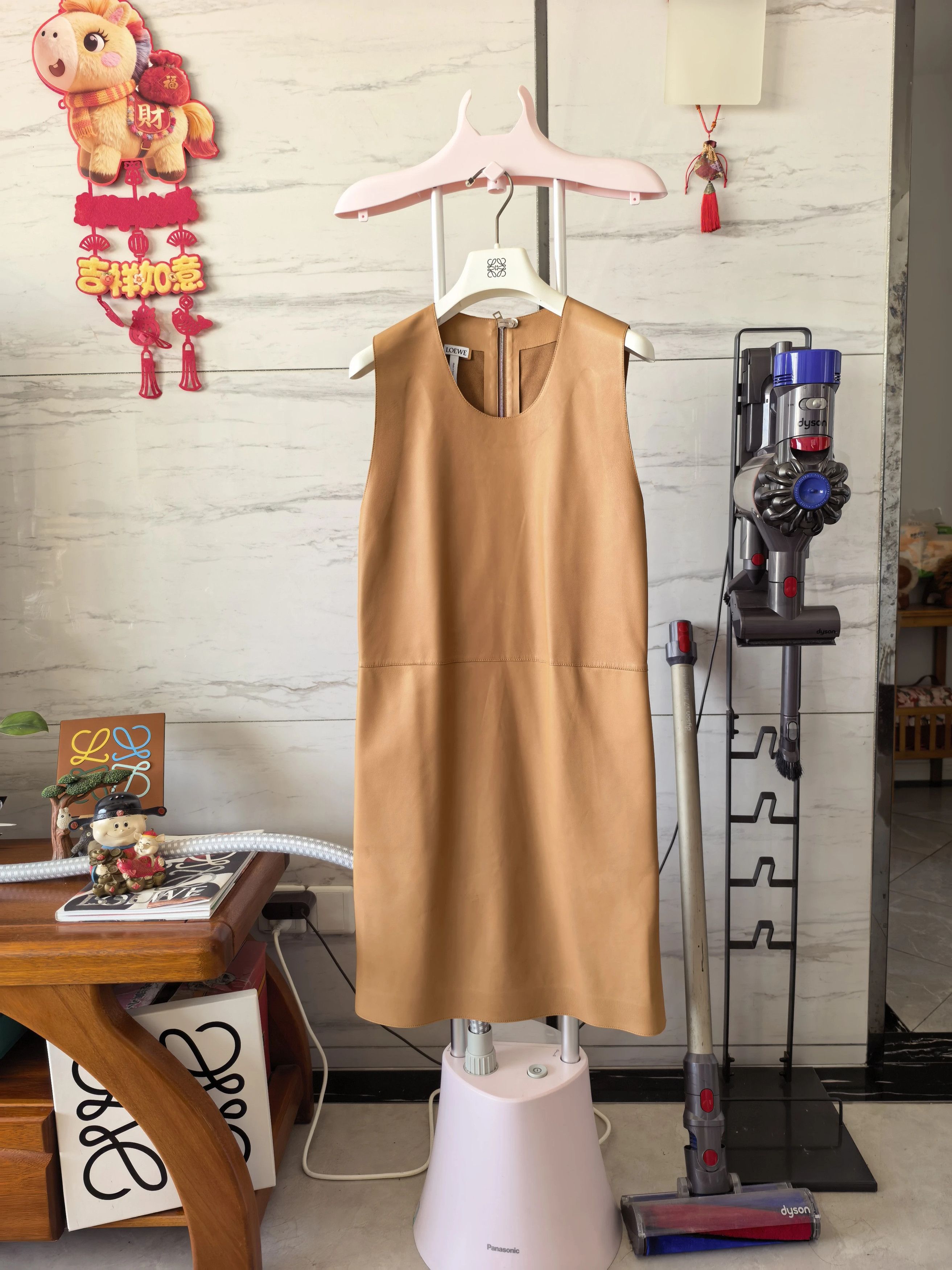 Loewe LOEWE short-sleeve lambskin leather skirt EU36 Size XS / US 0-2 / IT 36-38 - 1 Thumbnail