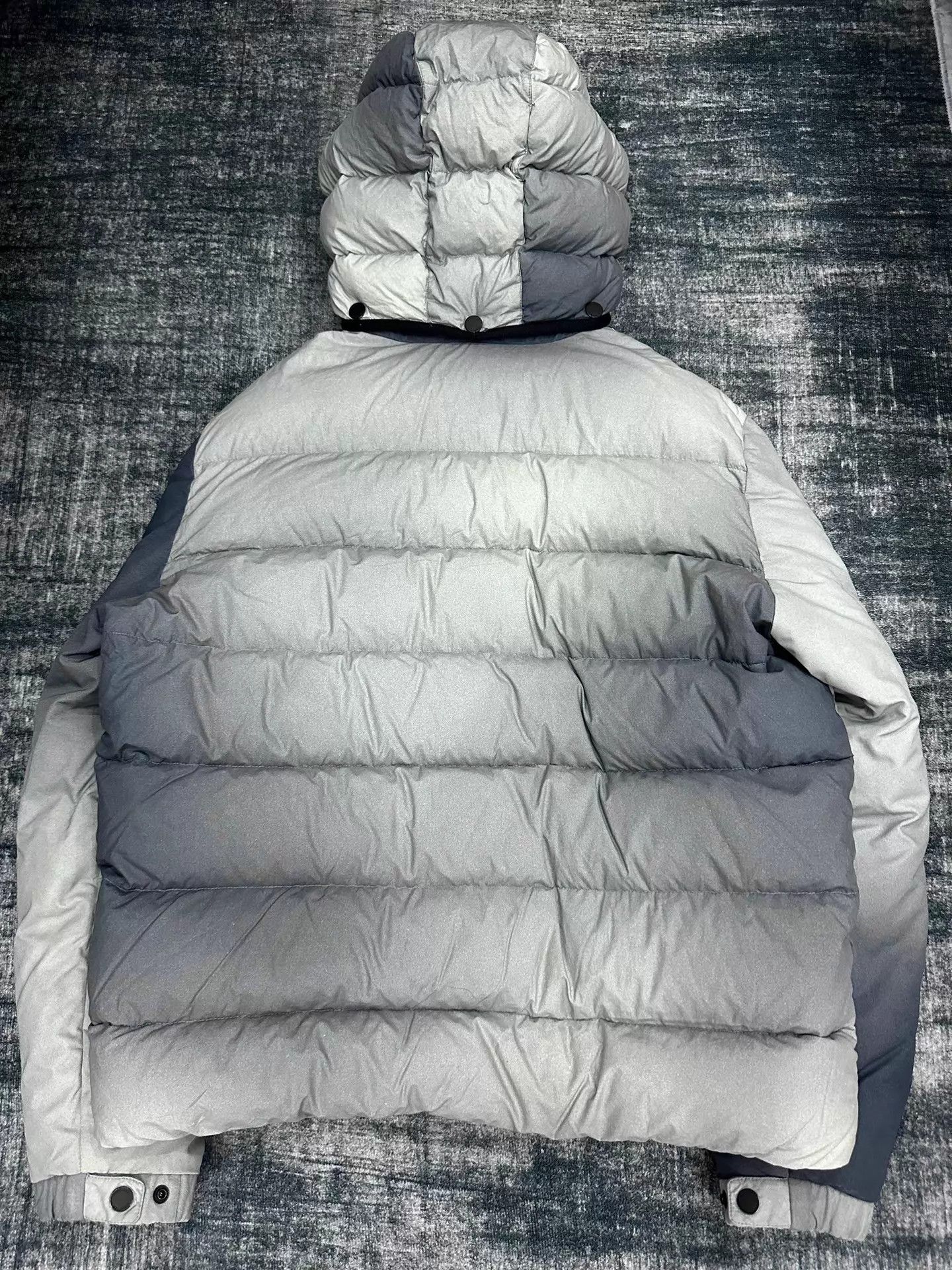 Moncler Moncler x Off-White Tie-Dye Off-White Gray XXL Down Jacket Size M / US 6-8 / IT 42-44 - 3 Thumbnail