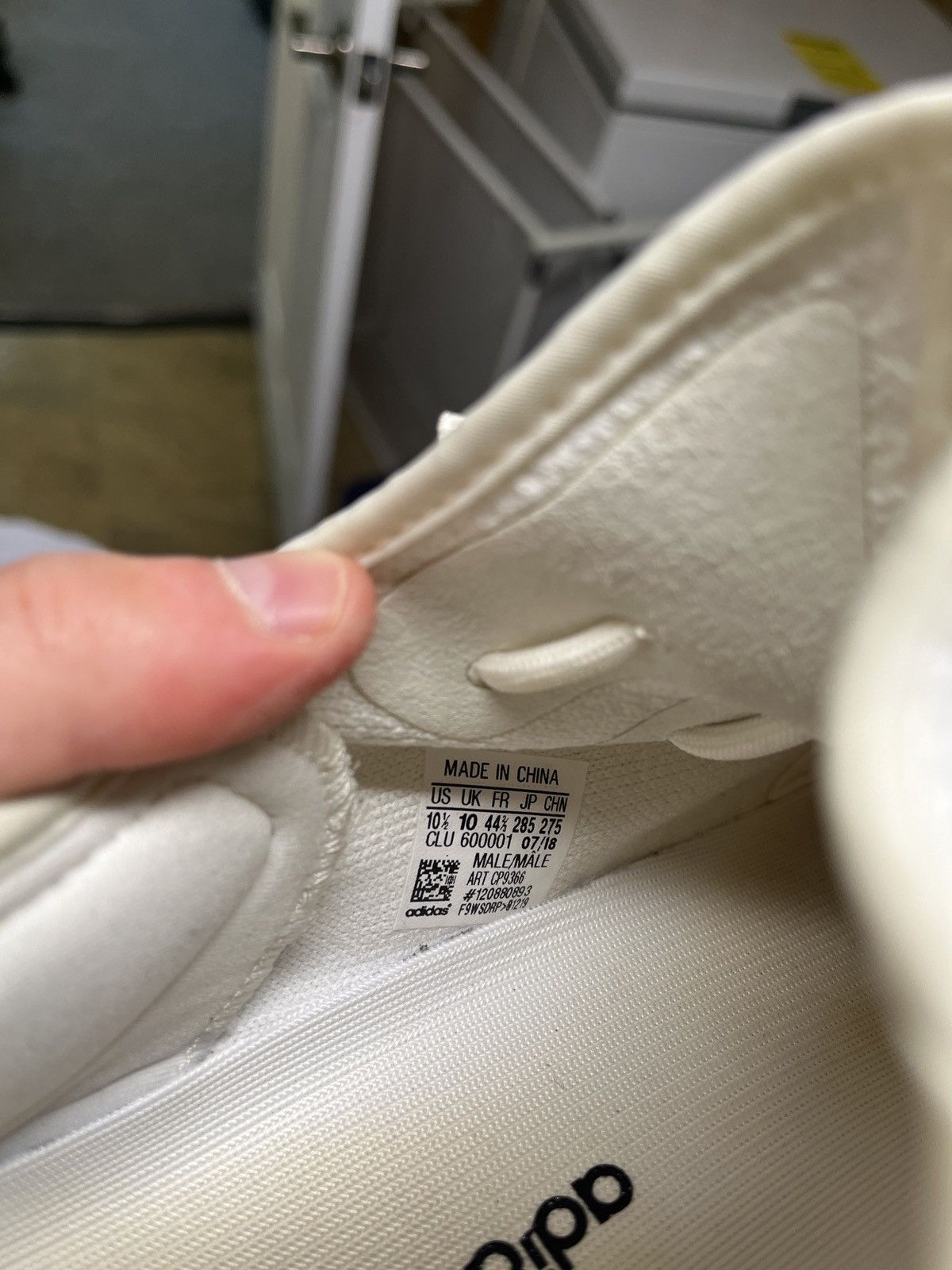 Adidas × Yeezy YEEZY BOOST 350 V2 Size US 10.5 / EU 43-44 - 13 Thumbnail