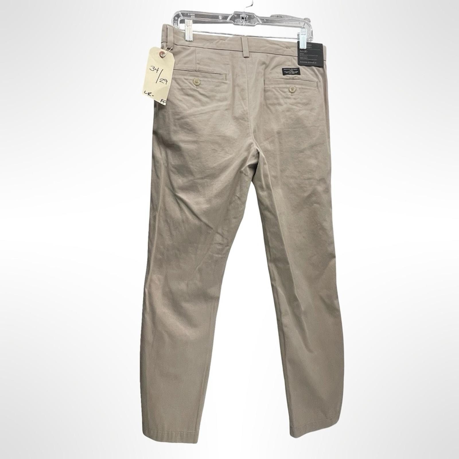 Banana Republic Banana Republic Men's Aiden Chinos 32x30 NWT Size US 32 / EU 48 - 2 Thumbnail