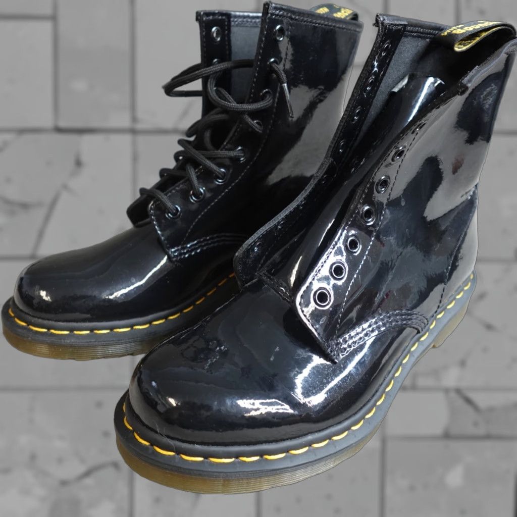 Dr. Martens Dr. Martens Boots Womens 9 Black Solid Patent Leather 8 Eye 1460 Size US 9 / IT 39 - 1 Thumbnail