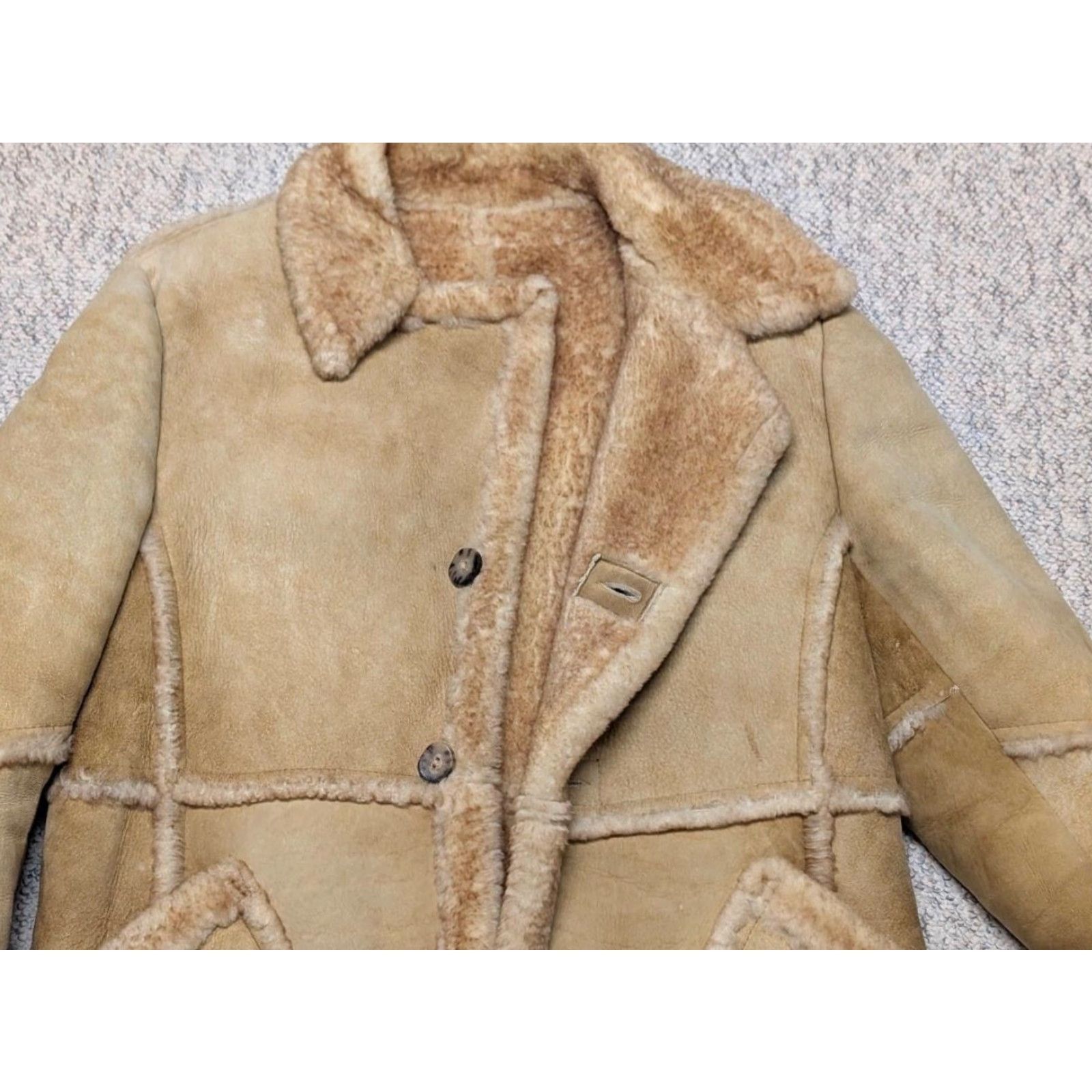 Vintage VINTAGE shearling coat Wilsons Leather Mens Coat M Brown 42 Shearling Wool Lined Antler Buttons 42 Chest 23" 35" 22" 27" Decade Western Rancher Size US M / EU 48-50 / 2 - 6 Thumbnail