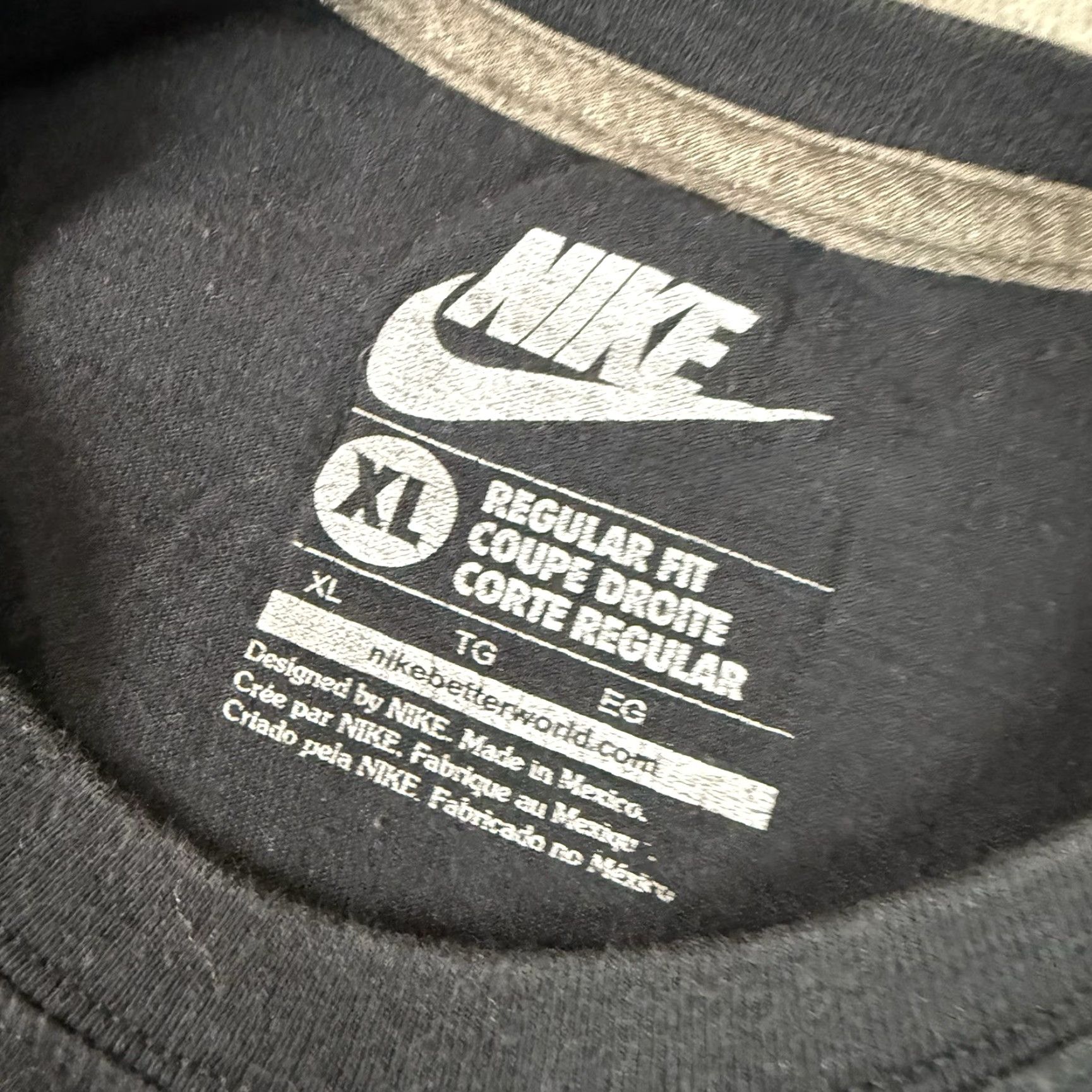 Nike VINTAGE Nike T Shirt Adult XL Black Pocket Logo Cotton Casual Everyday Essential Swoosh Mens Size US XL / EU 56 / 4 - 4 Thumbnail
